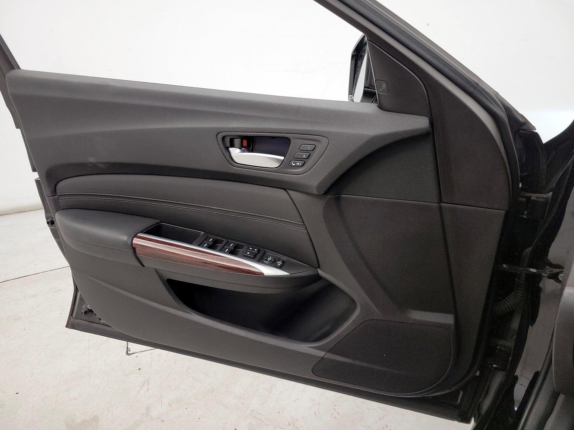 Thumbnail: 2015 Acura TLX - 12