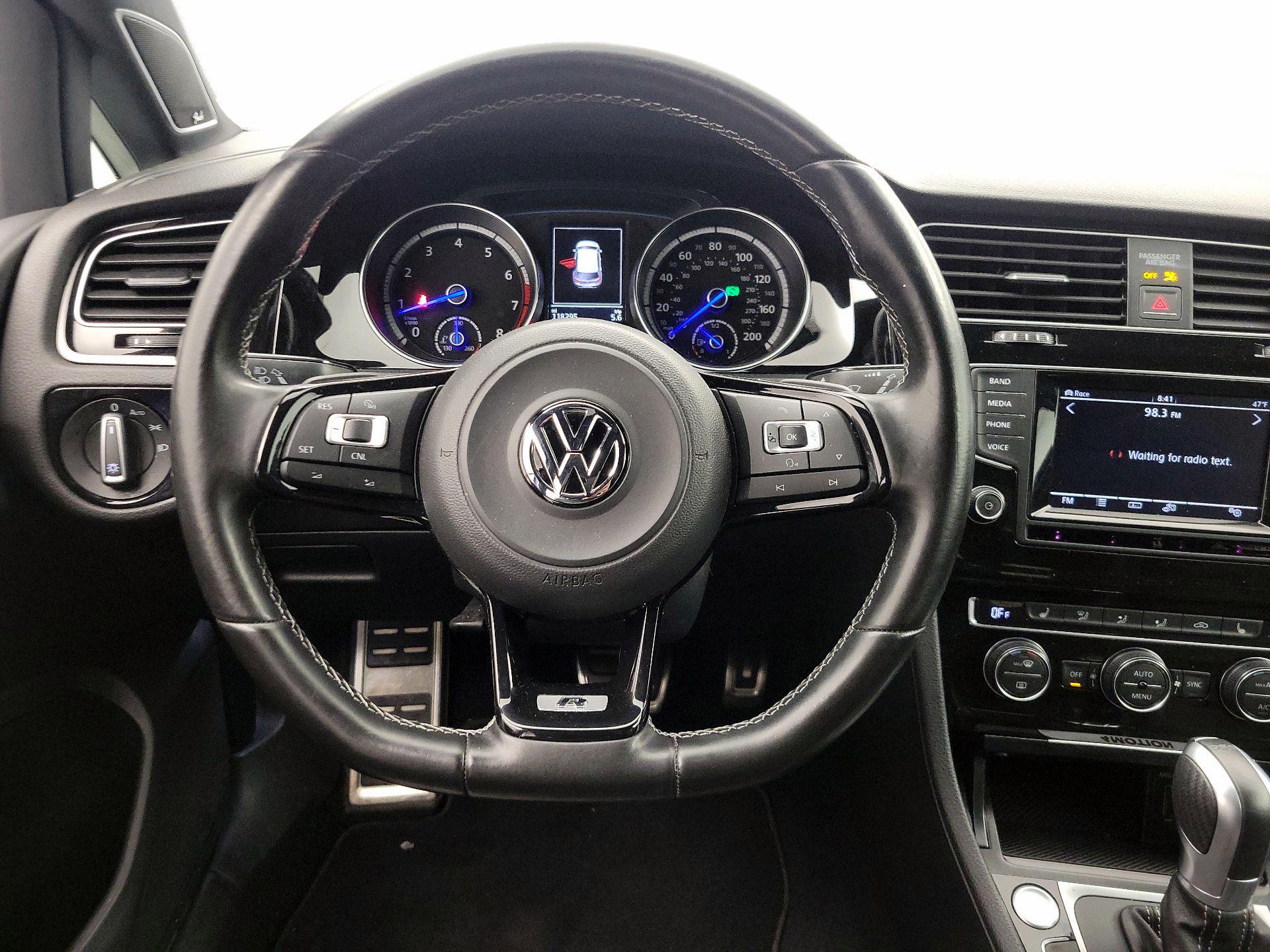 Thumbnail: 2015 Volkswagen Golf - 10