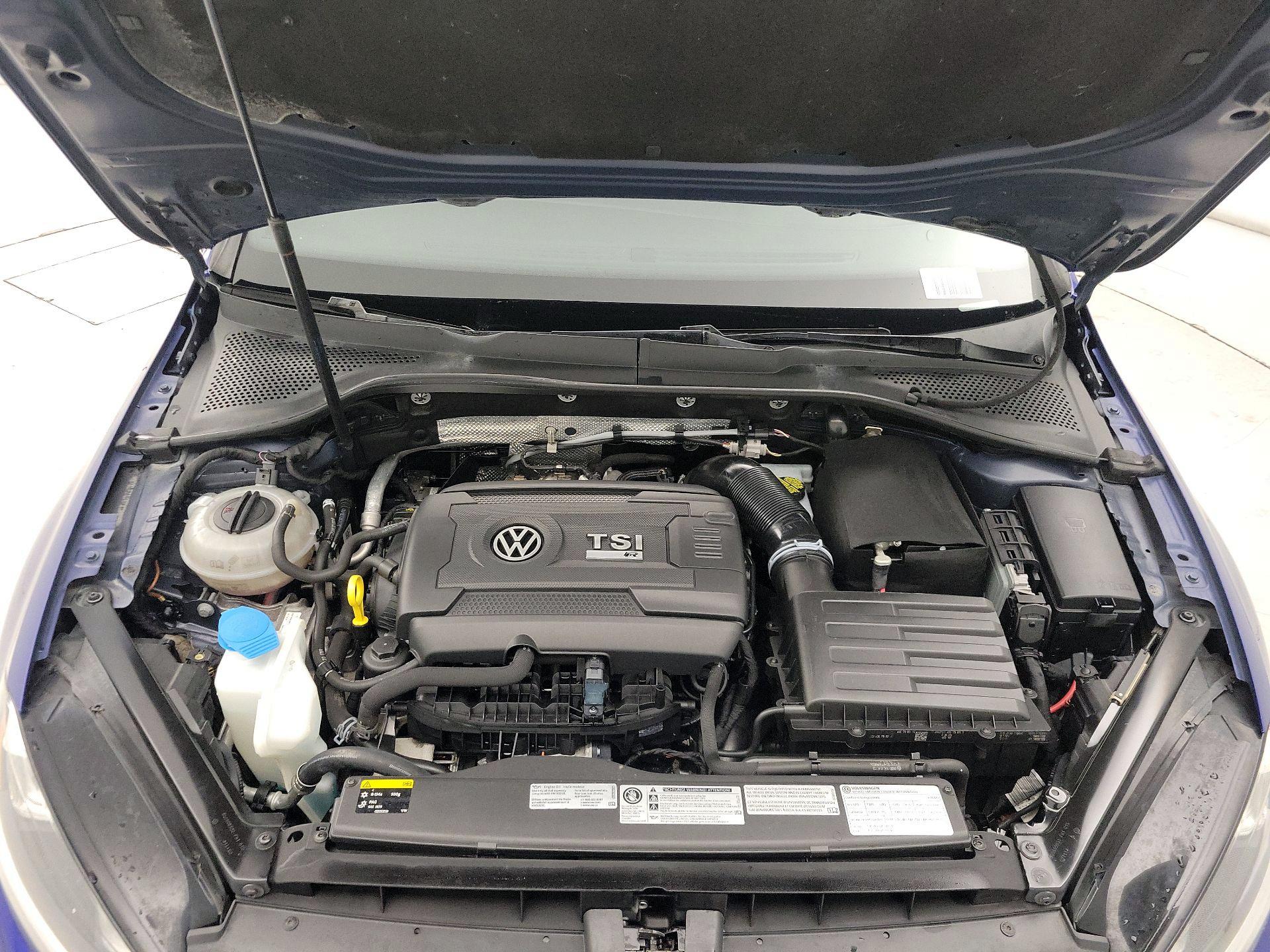 Thumbnail: 2015 Volkswagen Golf - 20