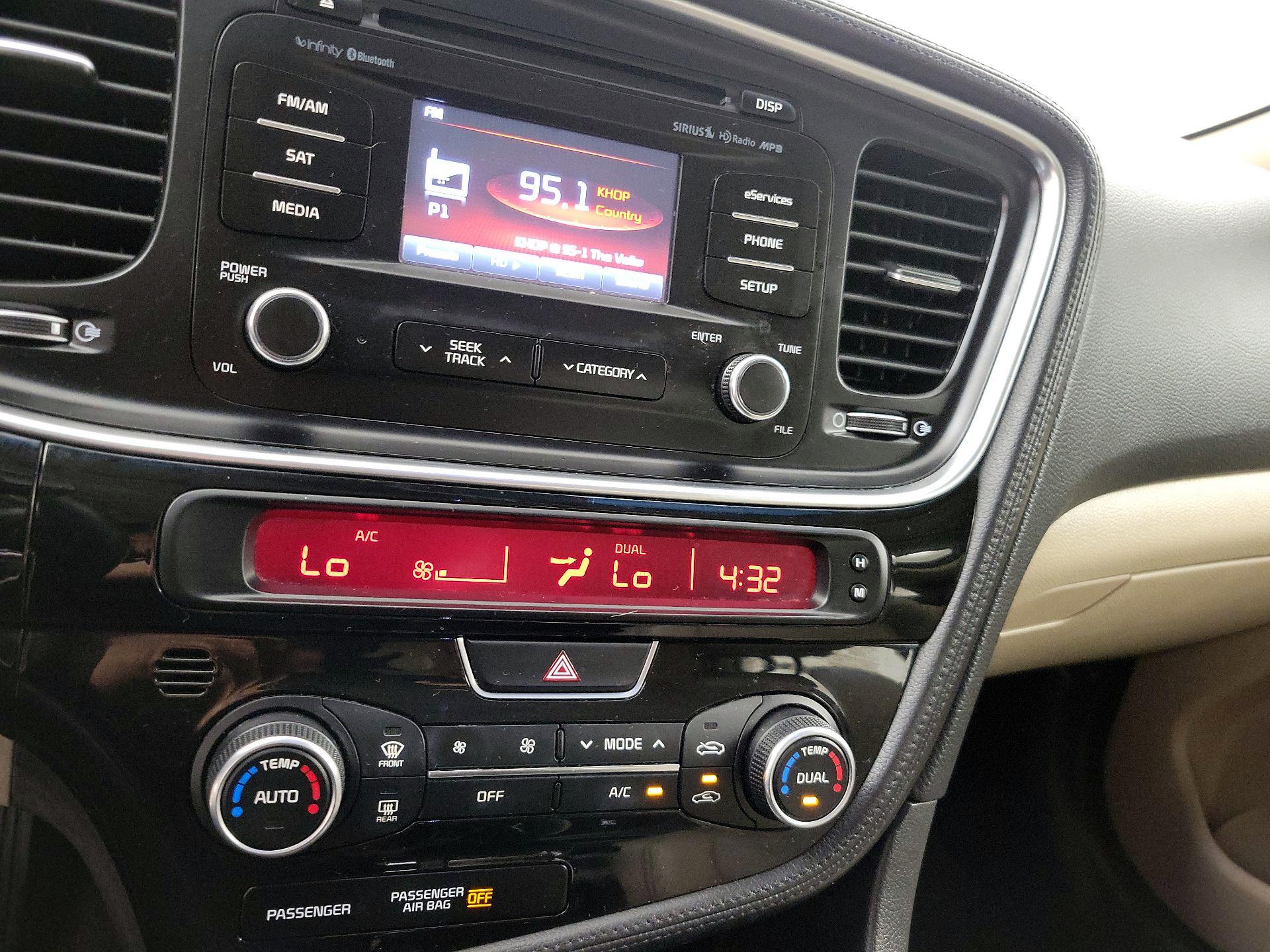 Thumbnail: 2015 Kia Optima - 16