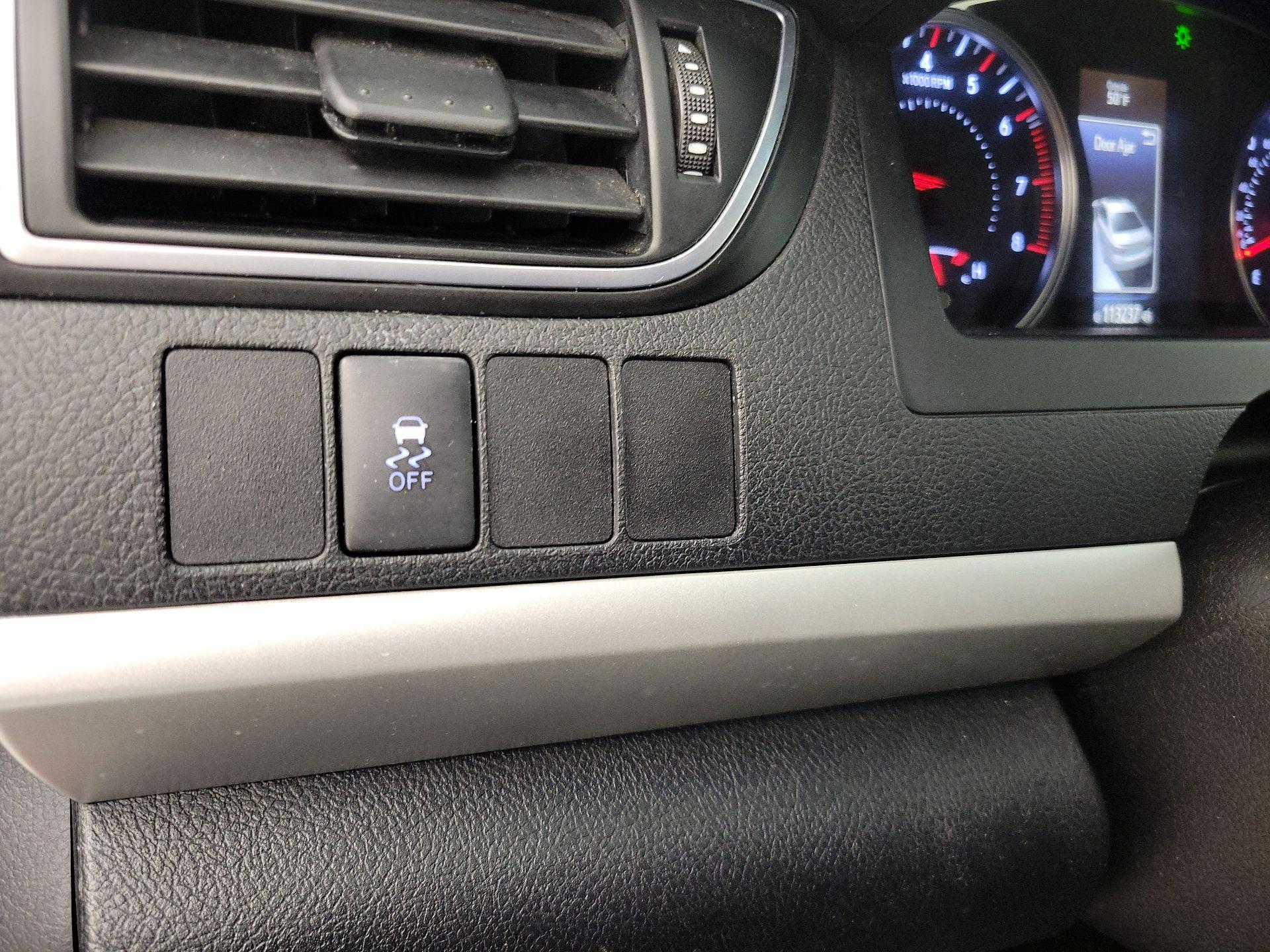 Thumbnail: 2017 Toyota Camry - 13