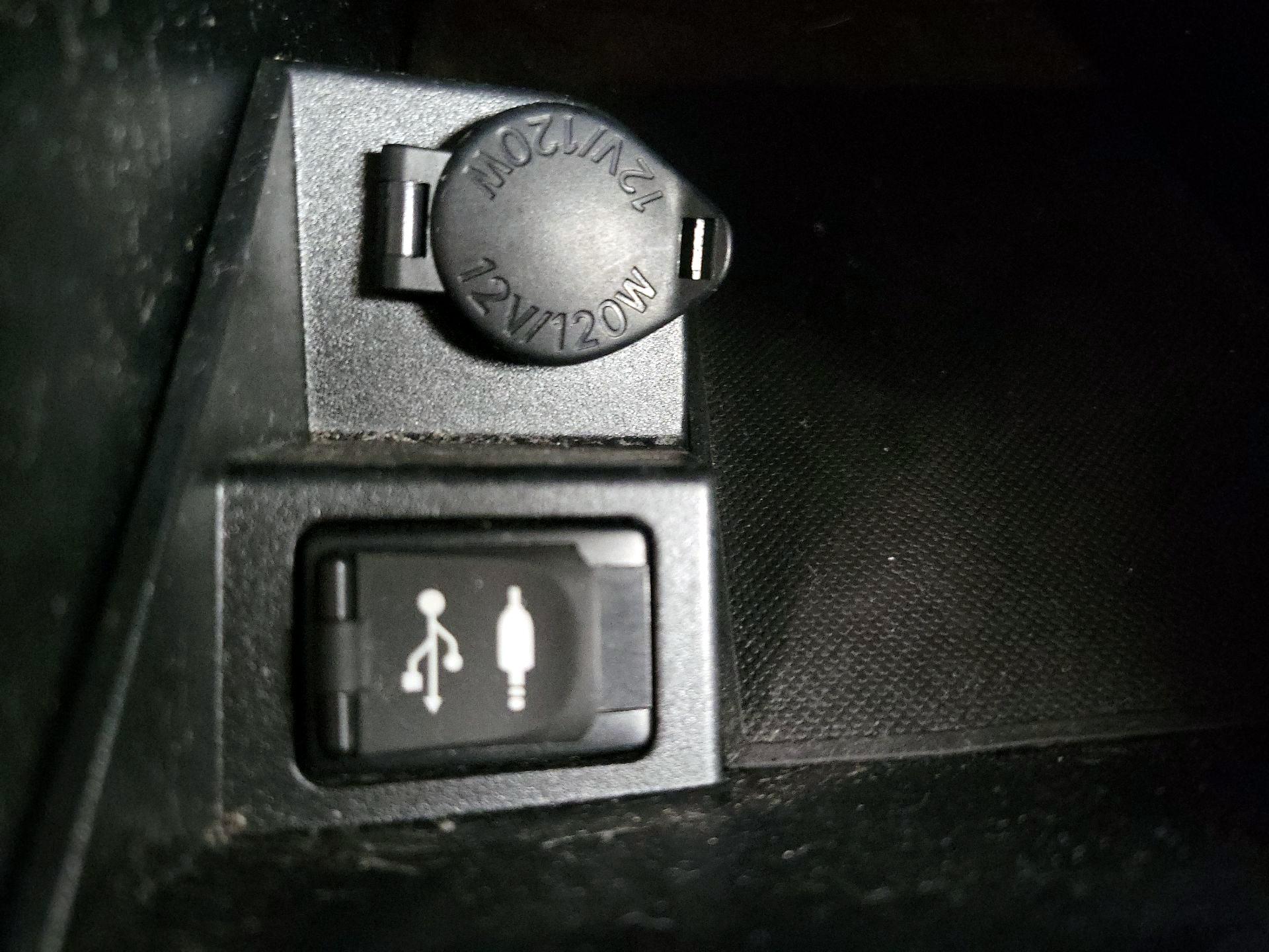 Thumbnail: 2017 Toyota Camry - 18