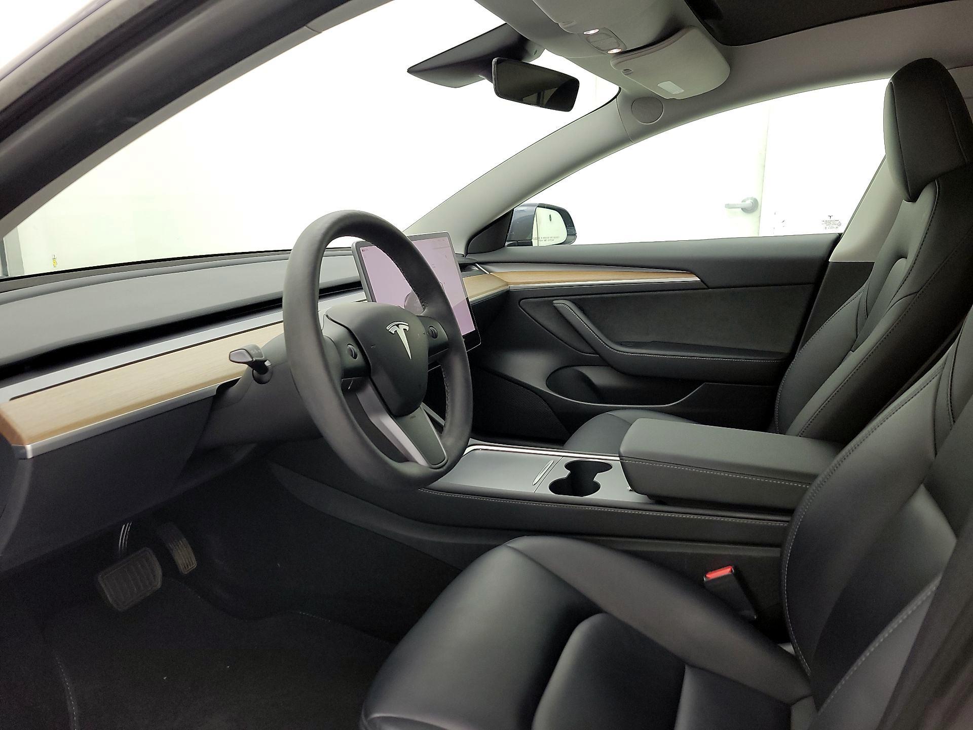 Thumbnail: 2023 Tesla Model 3 - 11