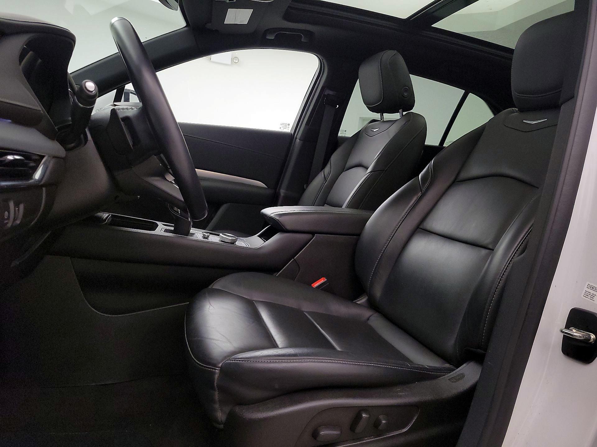 Thumbnail: 2023 Cadillac XT4 - 11