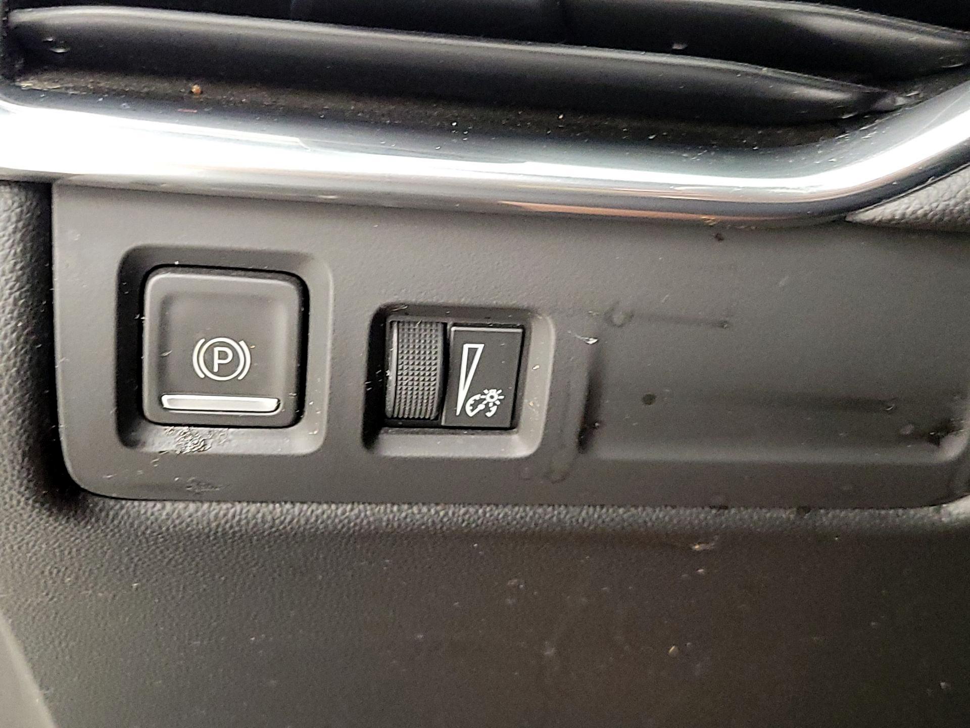 Thumbnail: 2023 Cadillac XT4 - 13