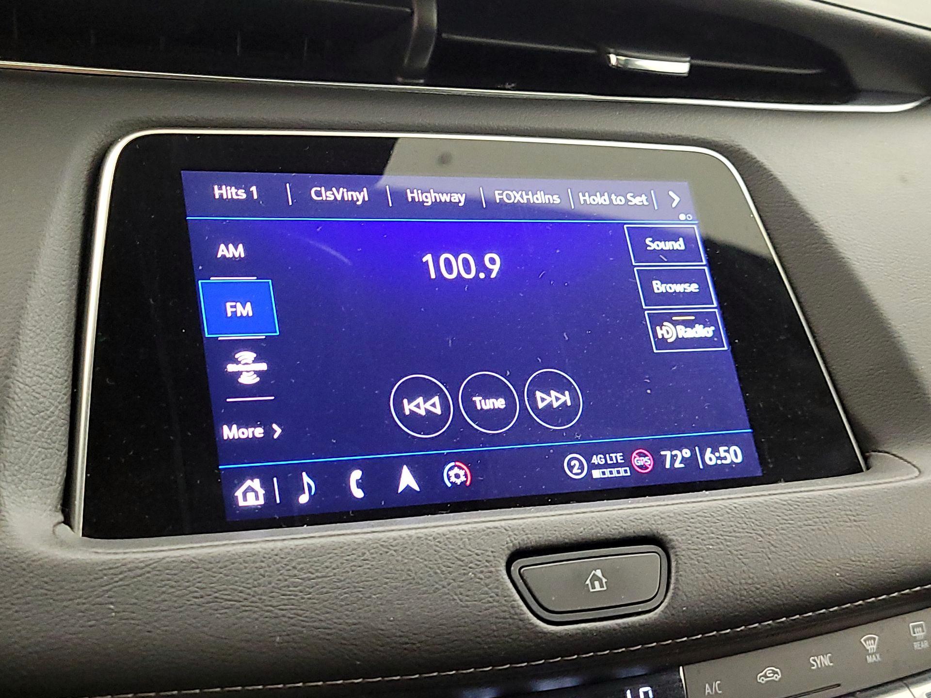 Thumbnail: 2023 Cadillac XT4 - 16