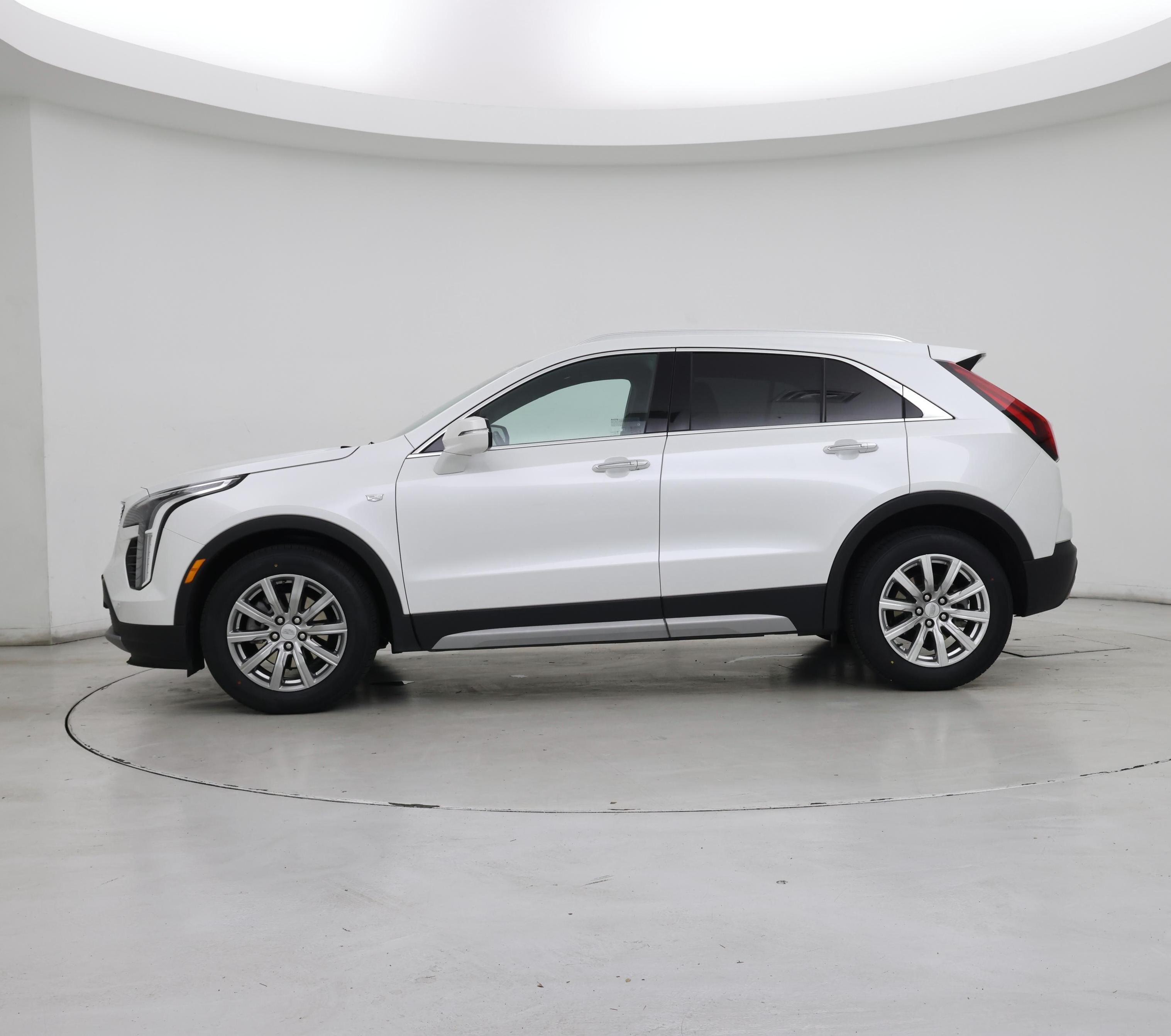 Thumbnail: 2023 Cadillac XT4 - 3