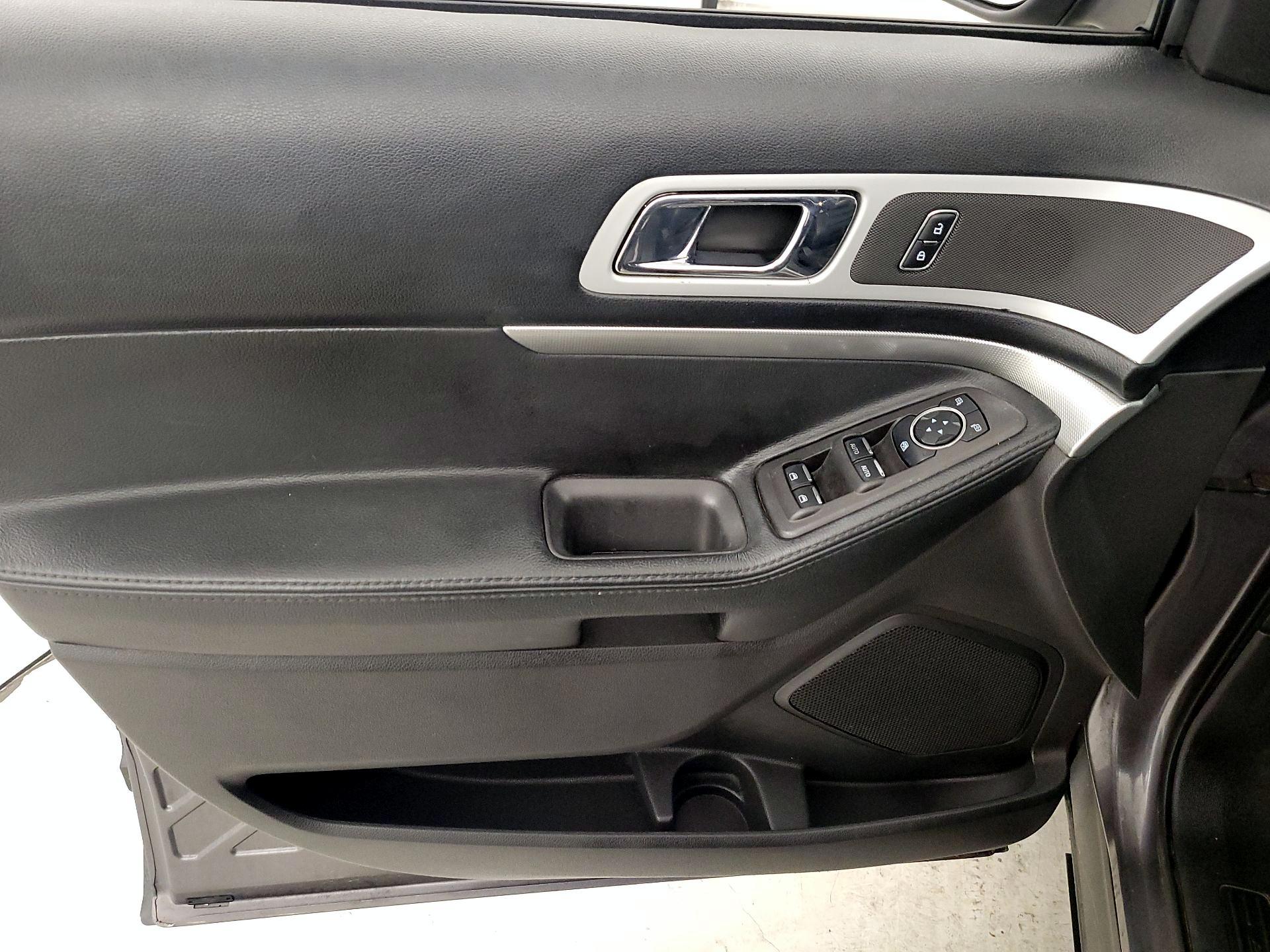 Thumbnail: 2014 Ford Explorer - 12