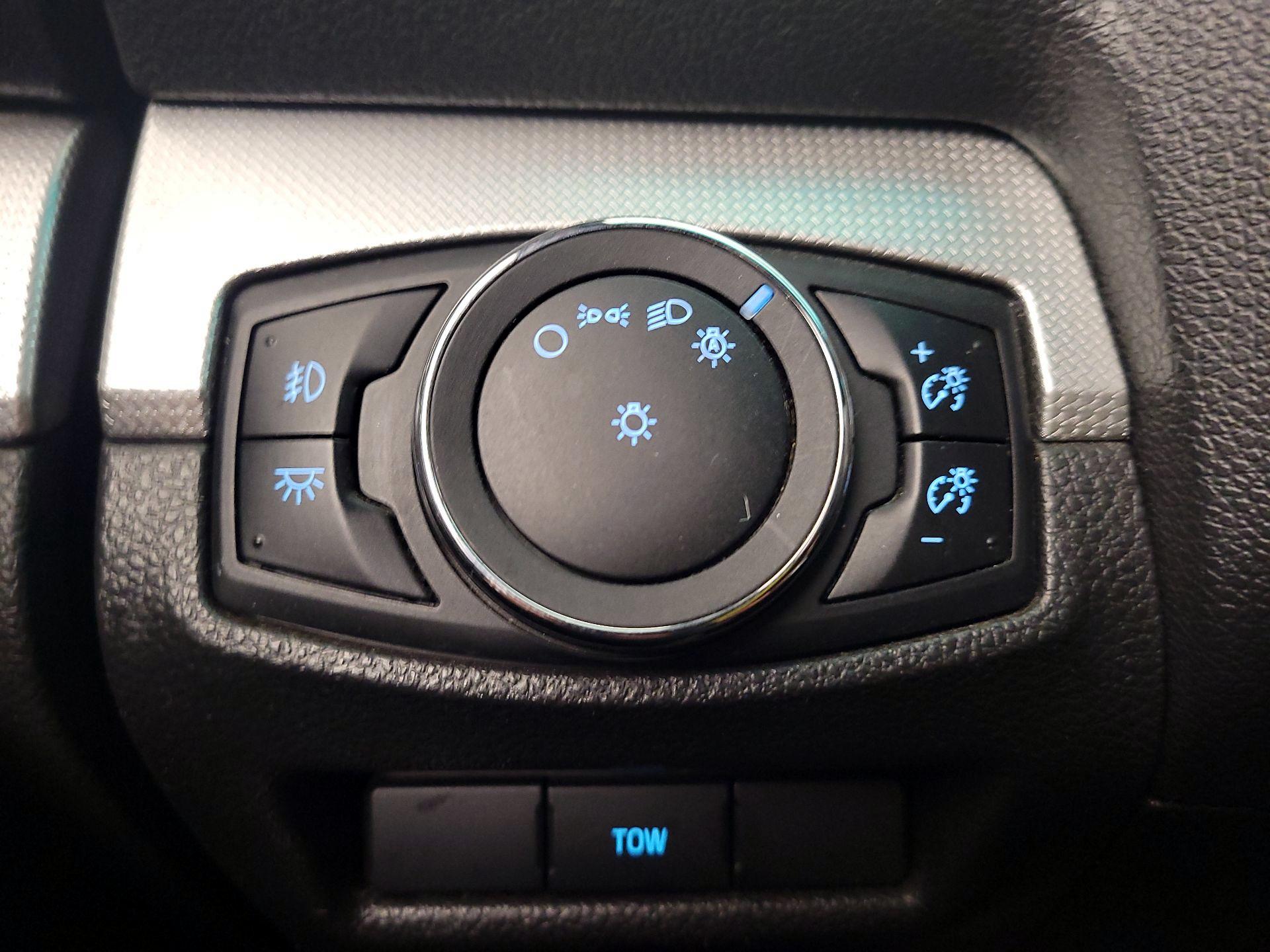 Thumbnail: 2014 Ford Explorer - 13