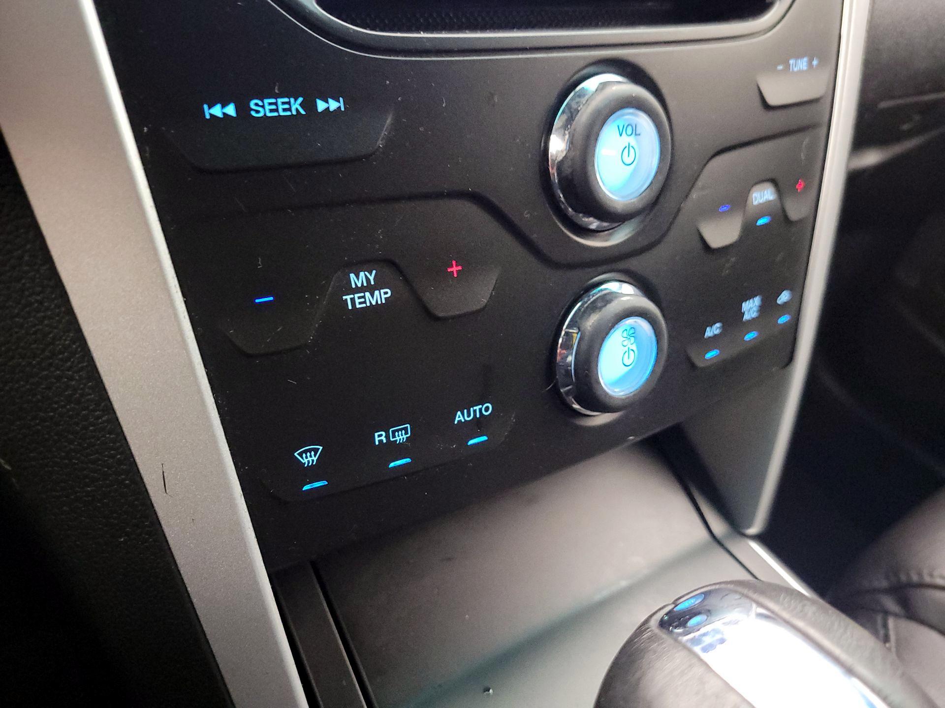 Thumbnail: 2014 Ford Explorer - 16