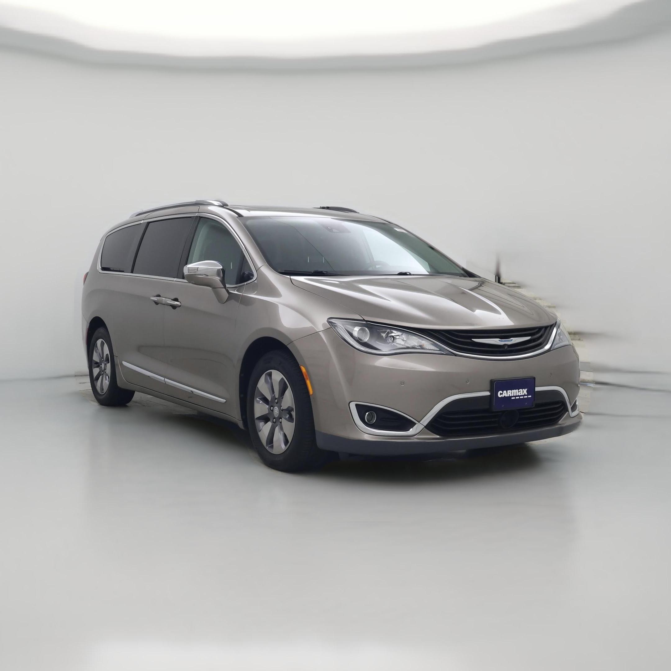 Thumbnail: 2018 Chrysler Pacifica - 1