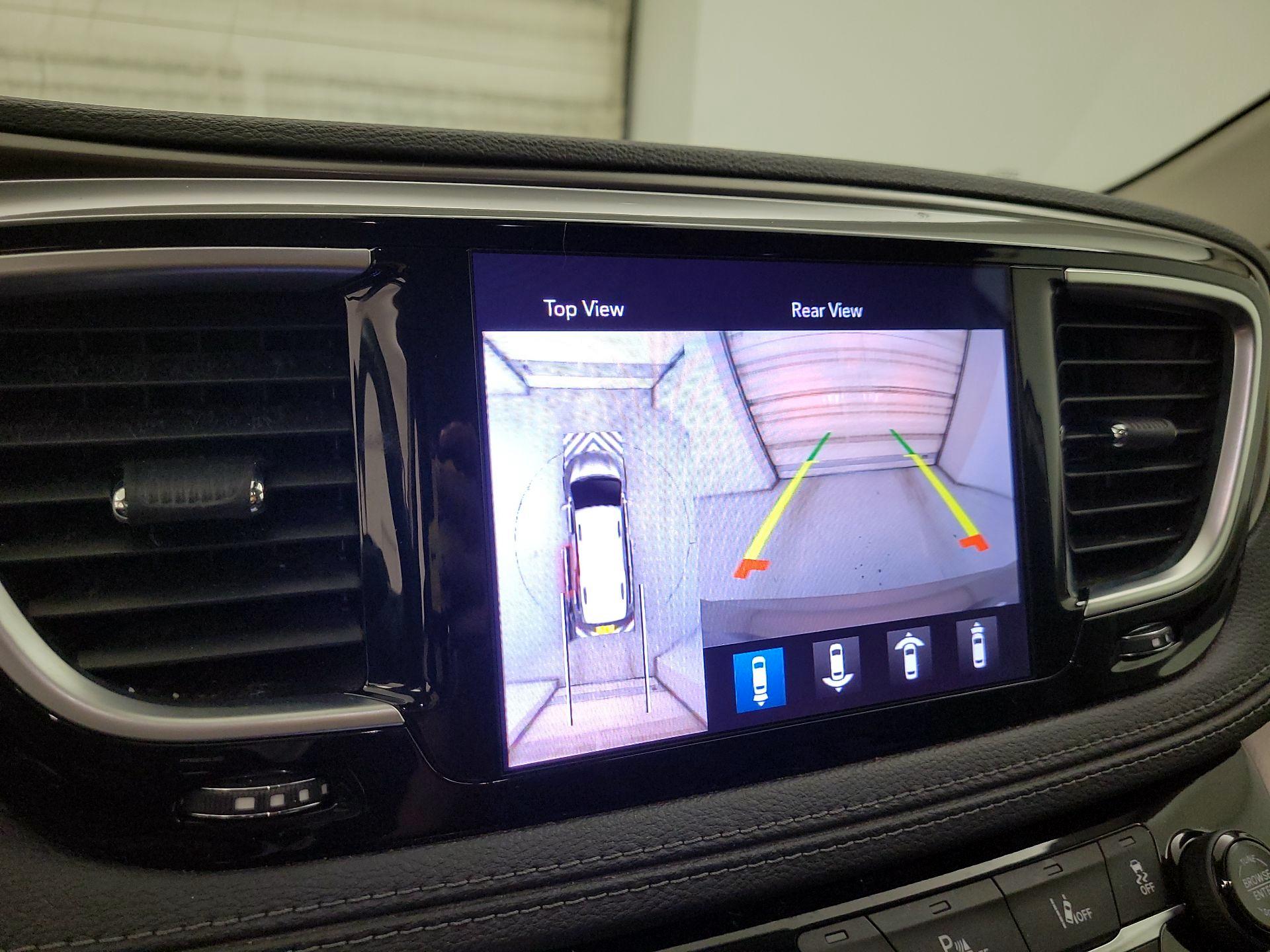 Thumbnail: 2018 Chrysler Pacifica - 13