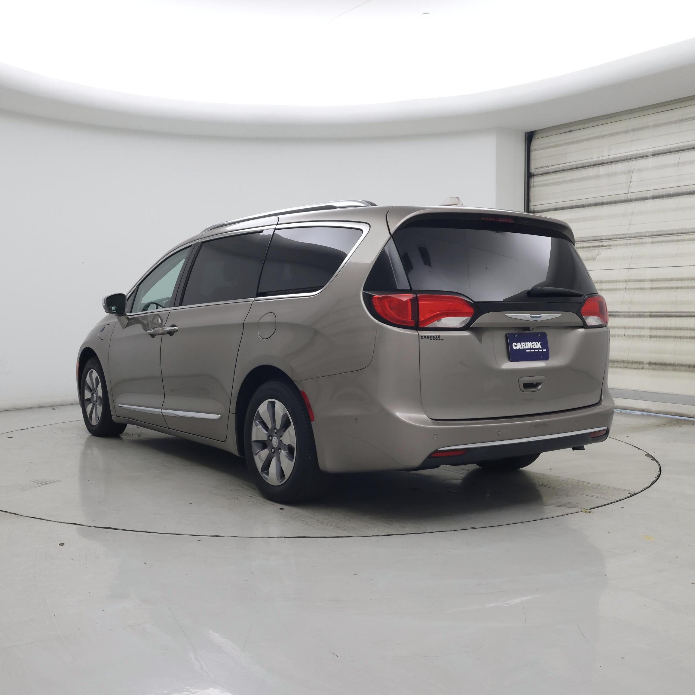 Thumbnail: 2018 Chrysler Pacifica - 2