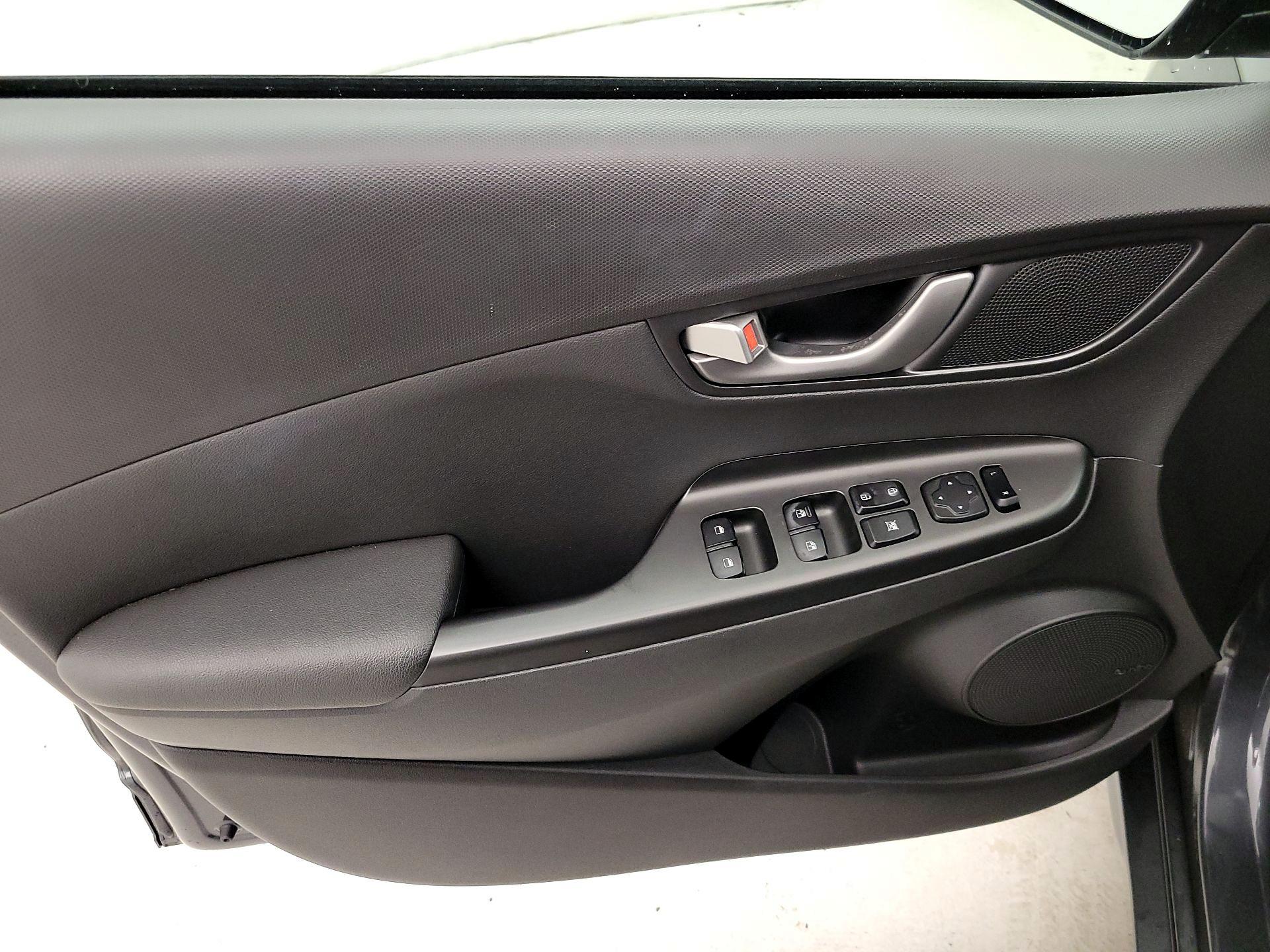 Thumbnail: 2020 Hyundai Kona - 12