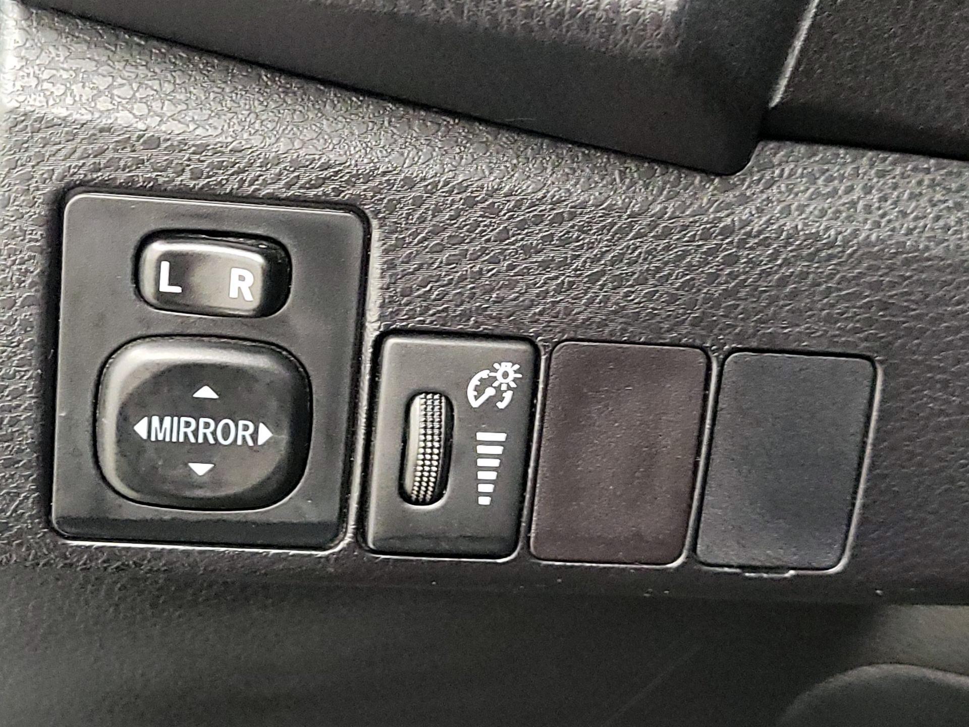 Thumbnail: 2015 Toyota Corolla - 13