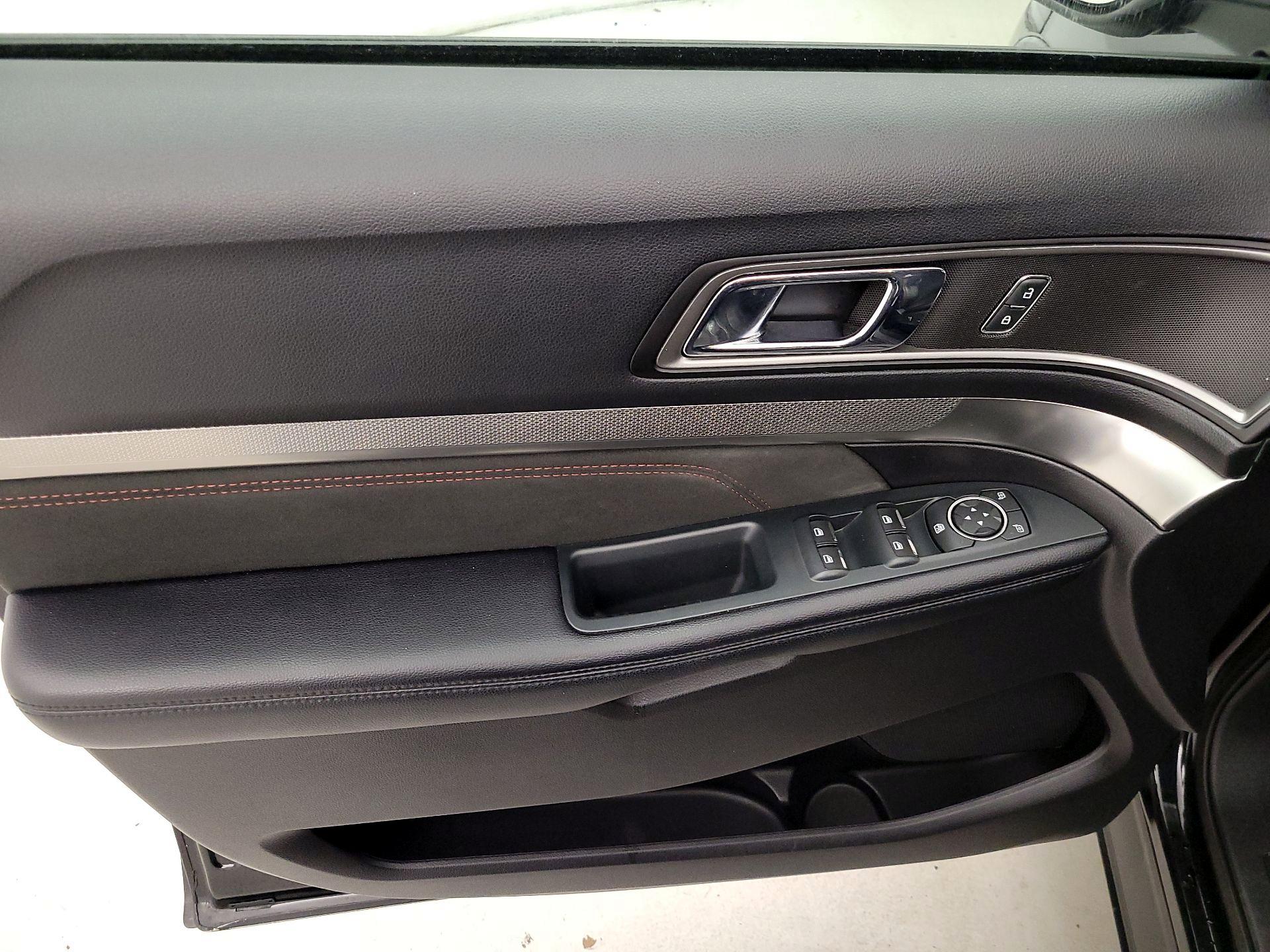 Thumbnail: 2018 Ford Explorer - 12