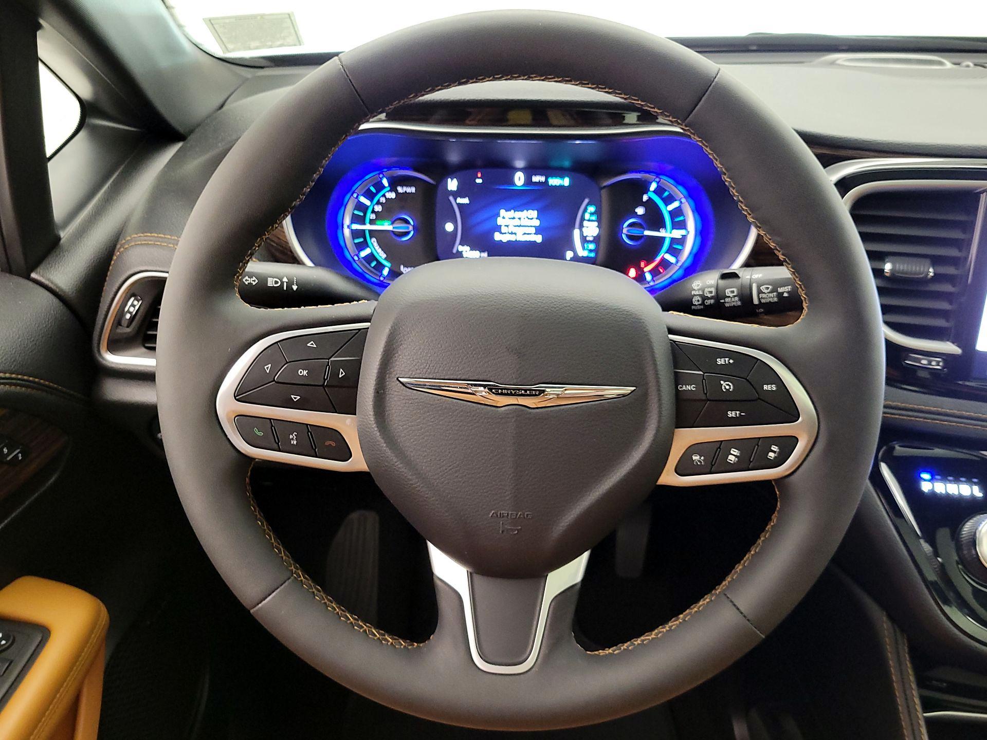 Thumbnail: 2023 Chrysler Pacifica - 10