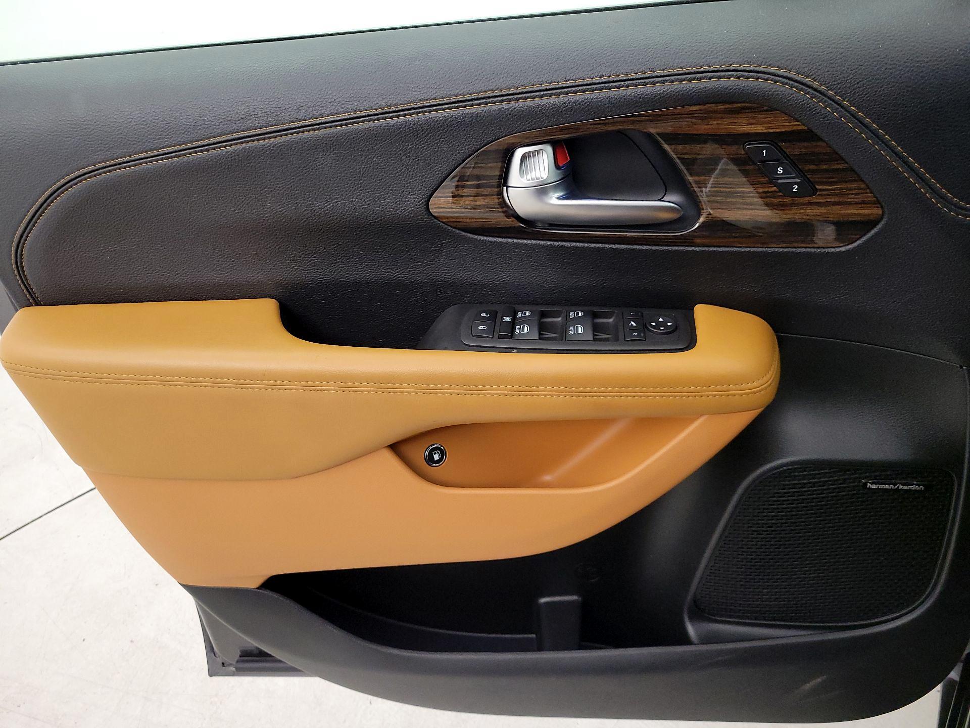 Thumbnail: 2023 Chrysler Pacifica - 12