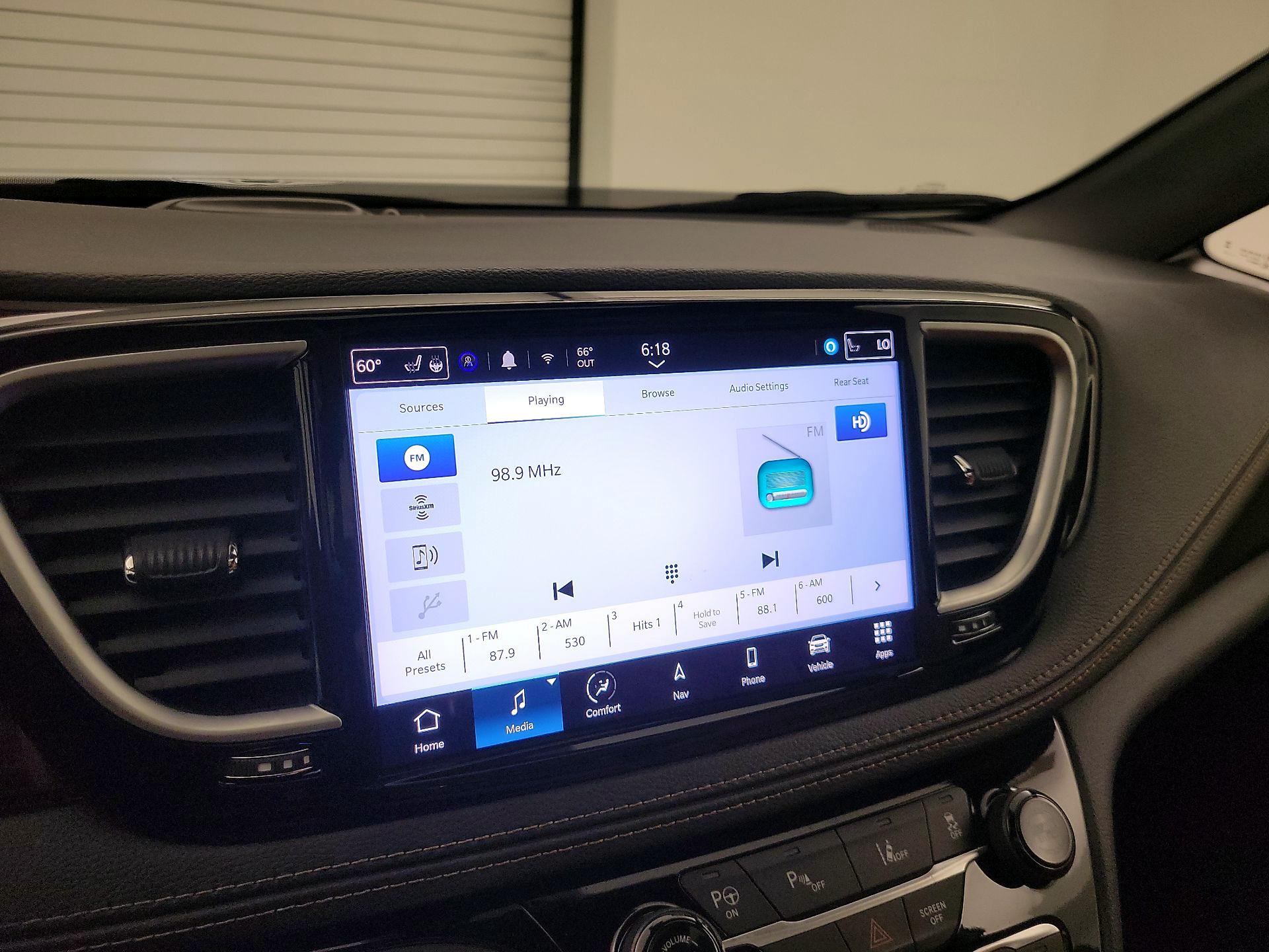 Thumbnail: 2023 Chrysler Pacifica - 16