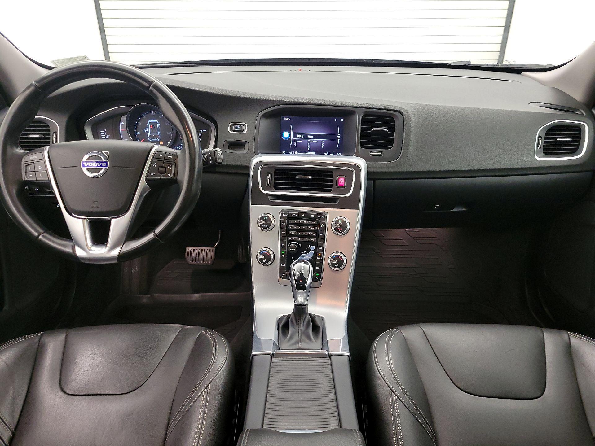 Thumbnail: 2018 Volvo V60 - 9