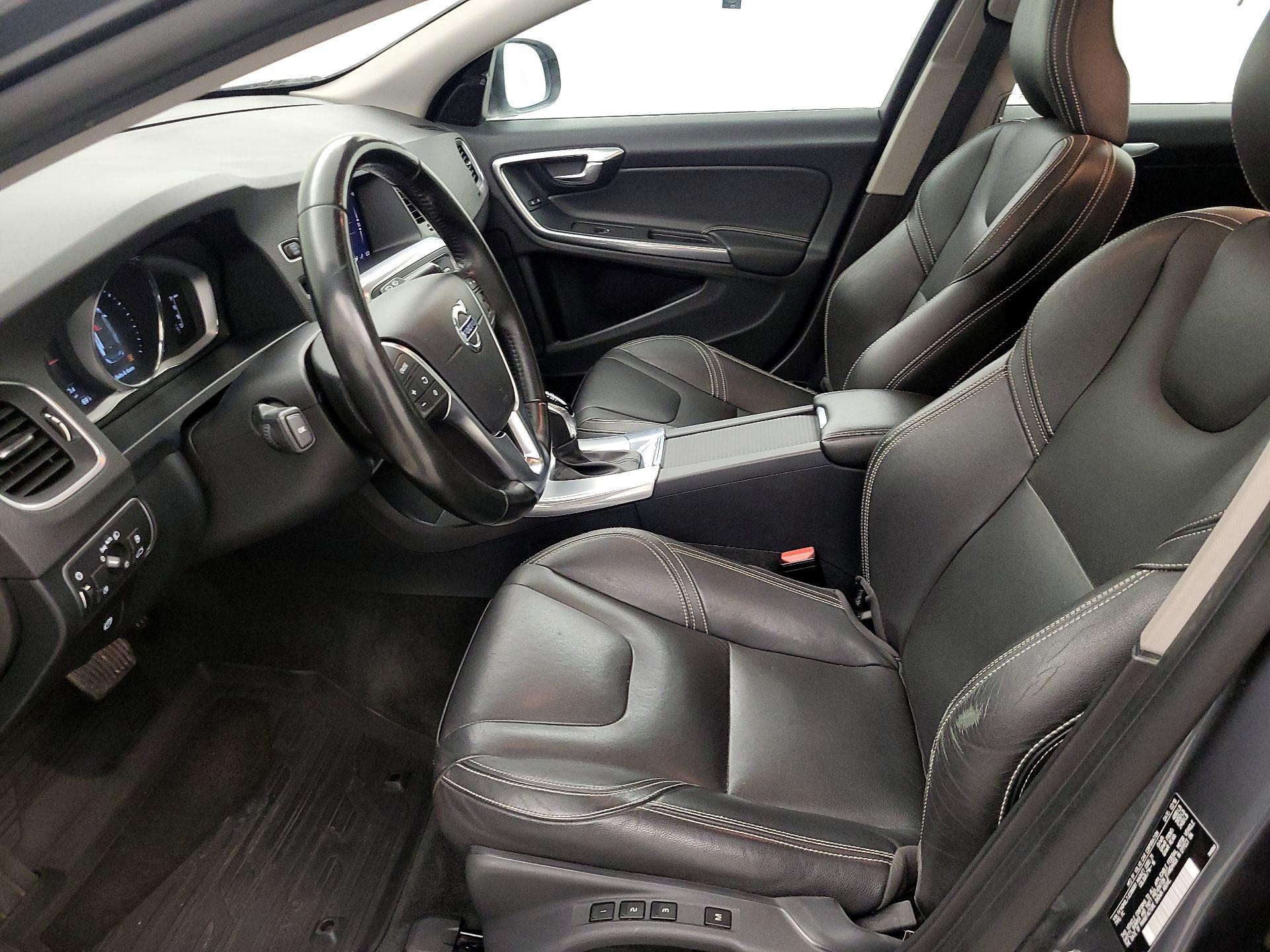 Thumbnail: 2018 Volvo V60 - 11