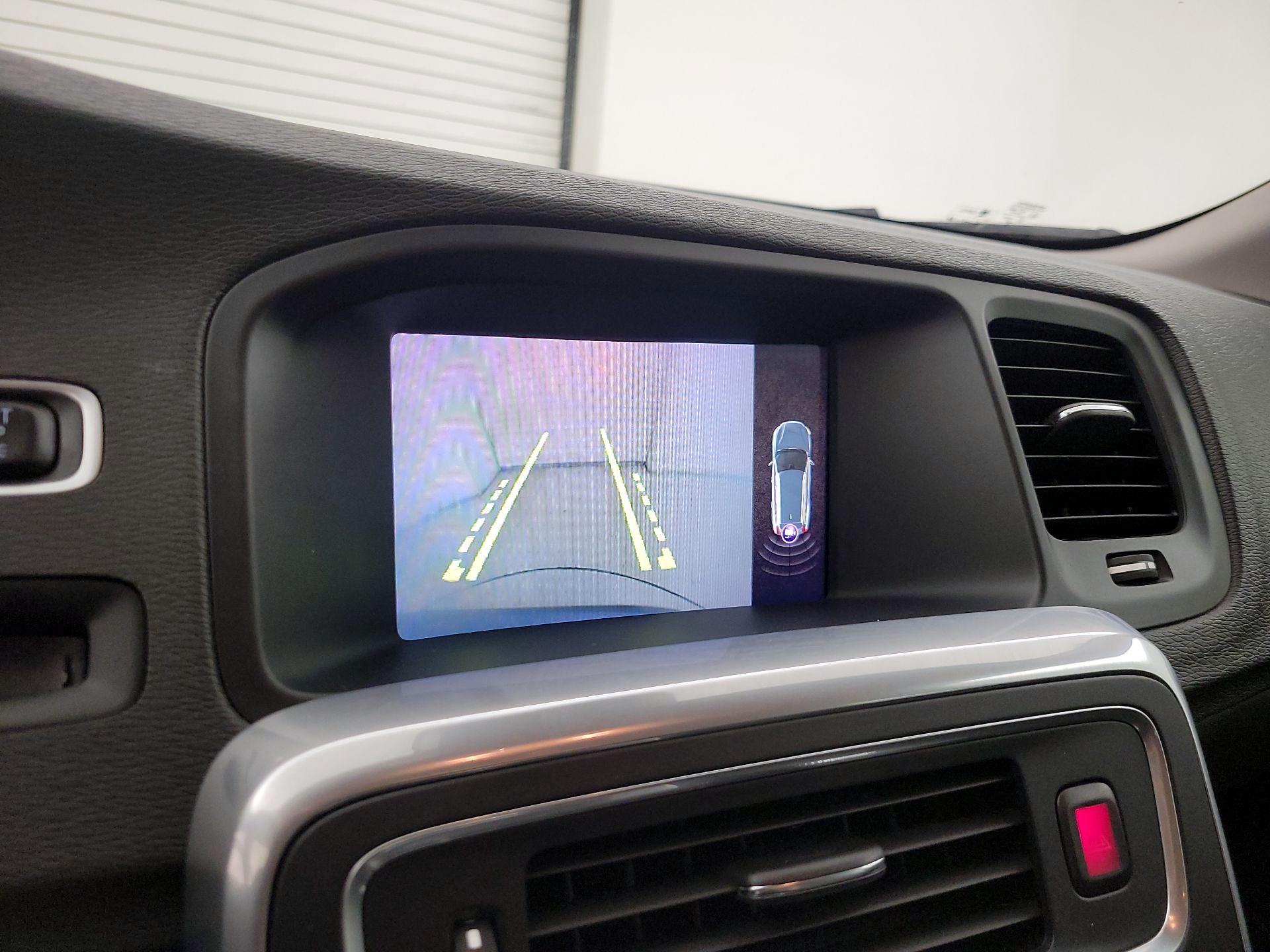 Thumbnail: 2018 Volvo V60 - 15