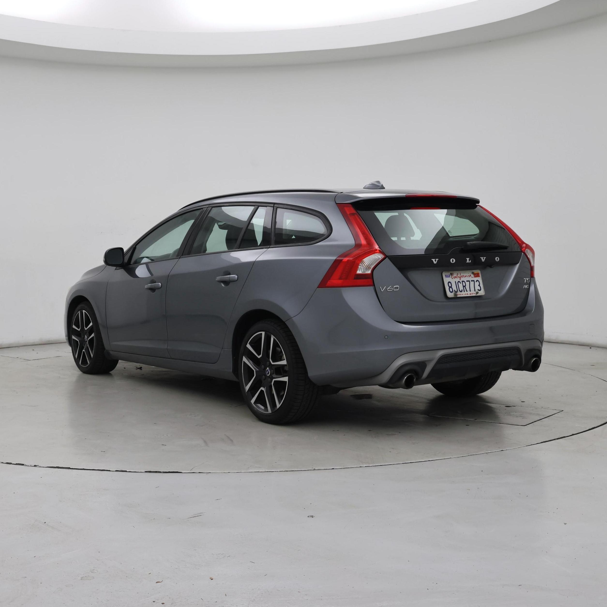 Thumbnail: 2018 Volvo V60 - 2