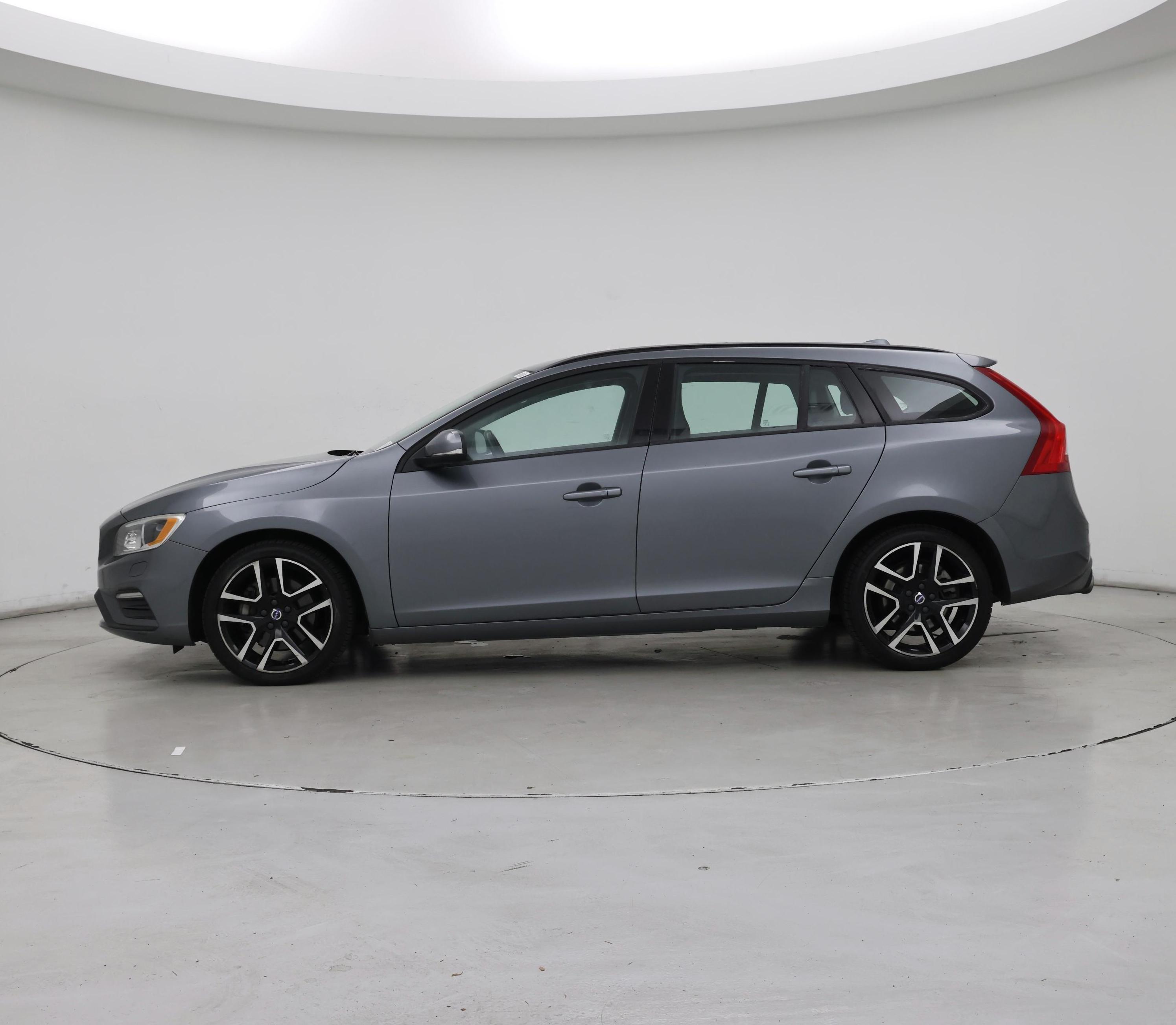 Thumbnail: 2018 Volvo V60 - 3