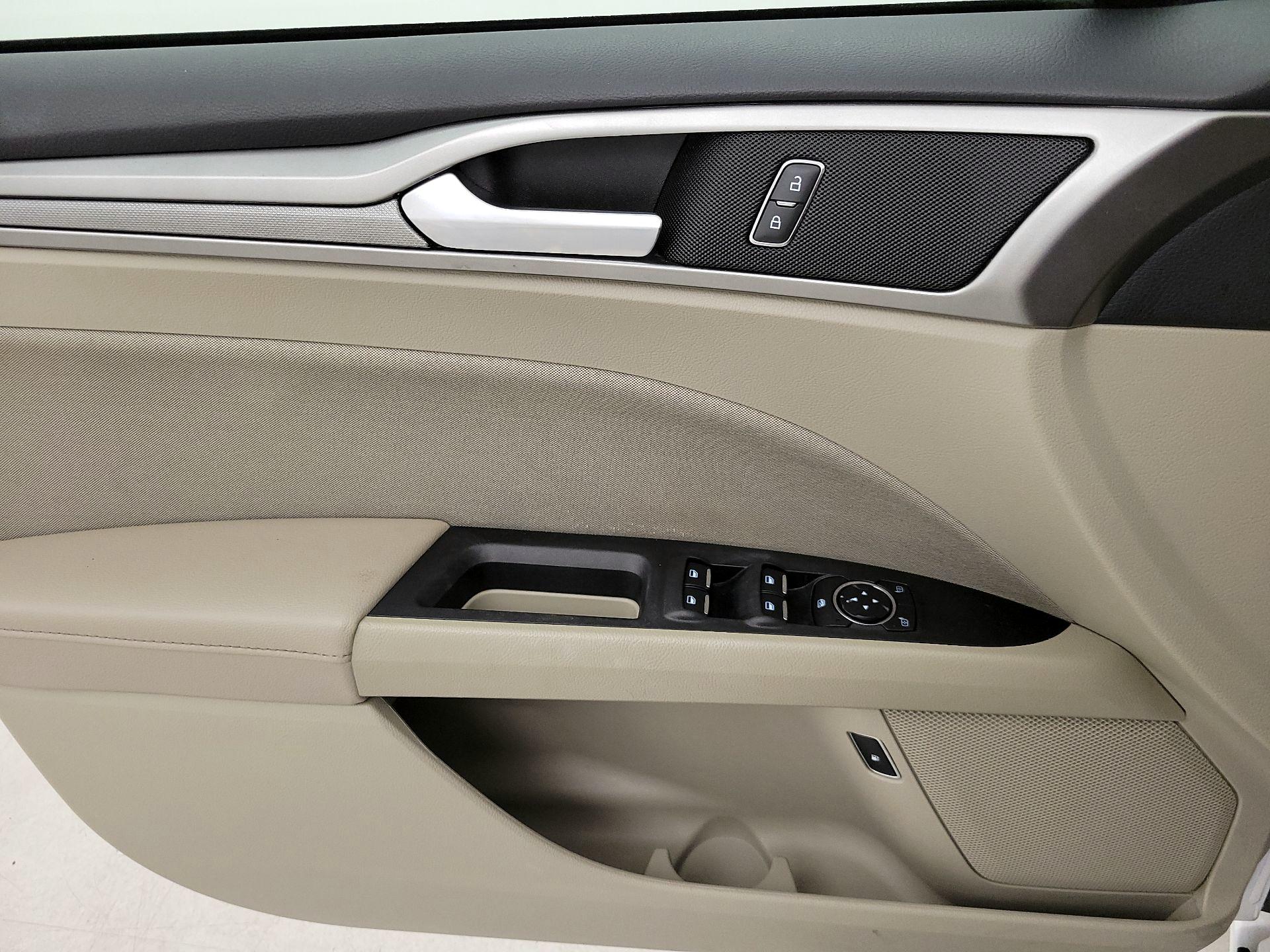 Thumbnail: 2019 Ford Fusion - 12