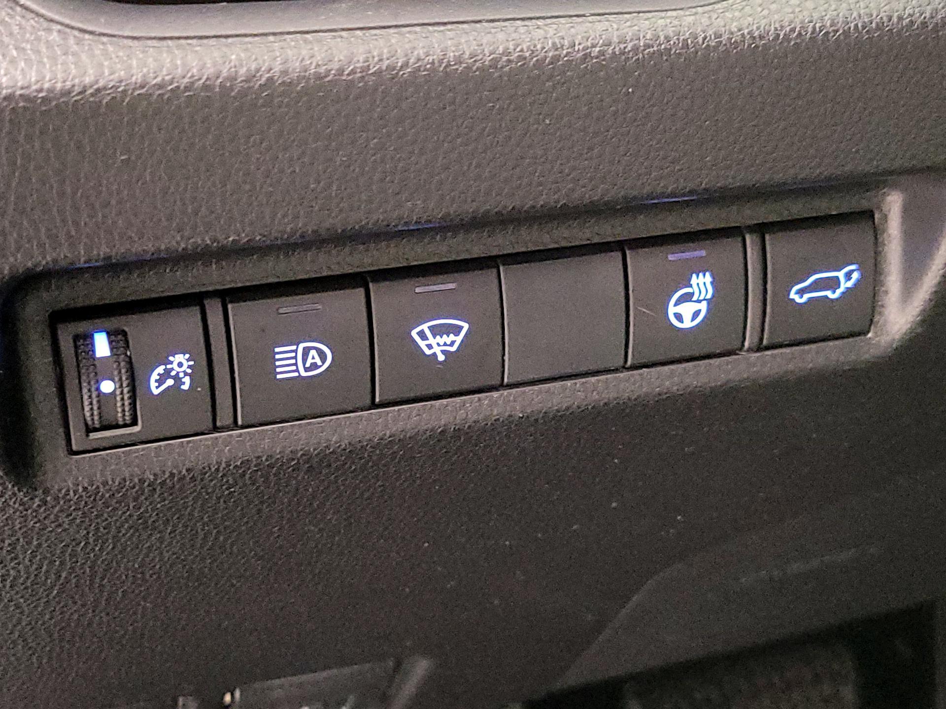 Thumbnail: 2020 Toyota RAV4 - 13