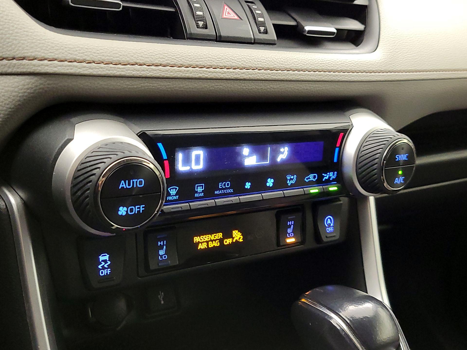 Thumbnail: 2020 Toyota RAV4 - 16