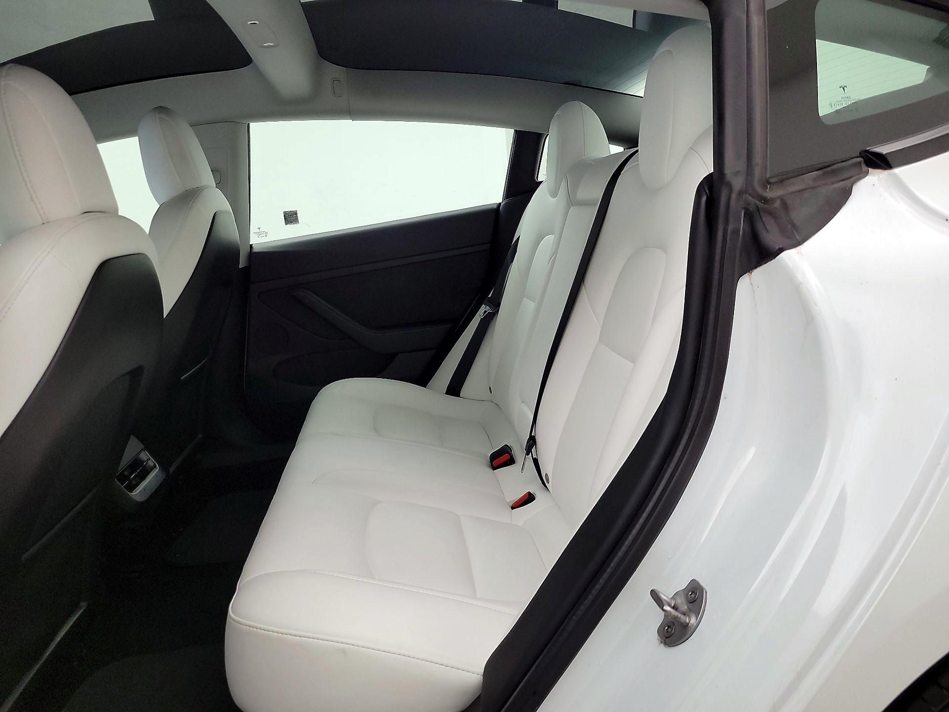 Thumbnail: 2021 Tesla Model 3 - 18