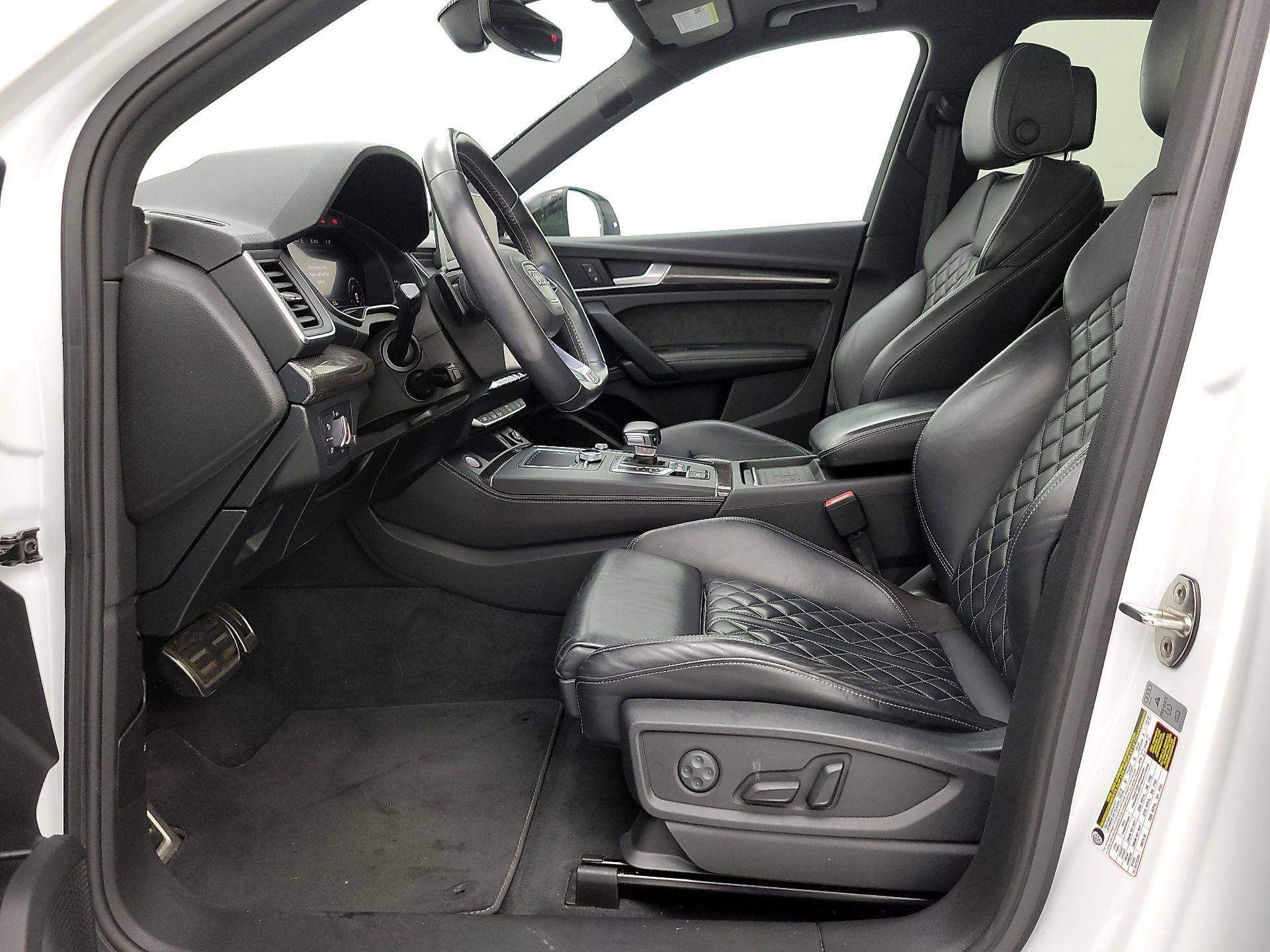 Thumbnail: 2020 Audi SQ5 - 11