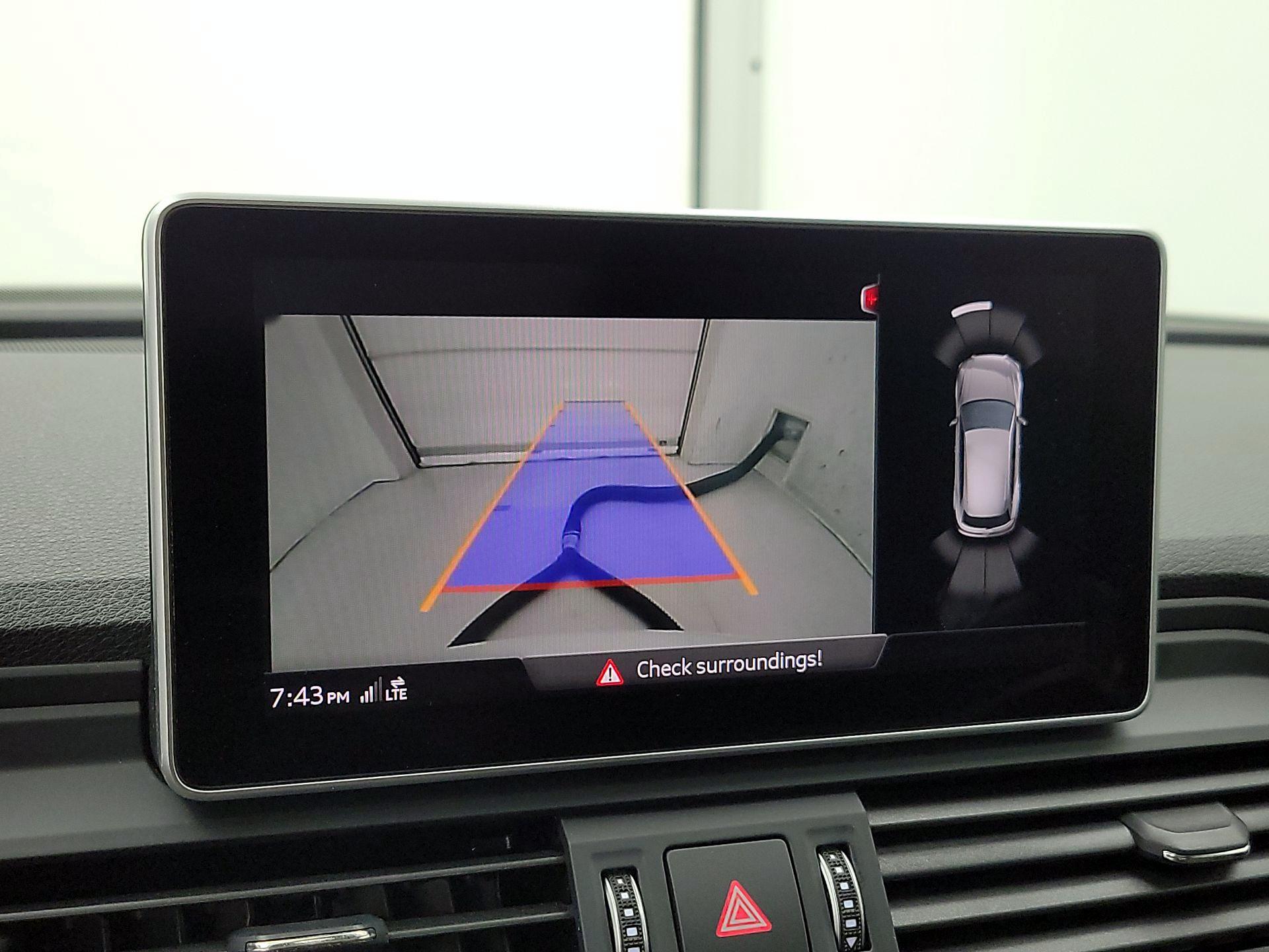 Thumbnail: 2020 Audi SQ5 - 15