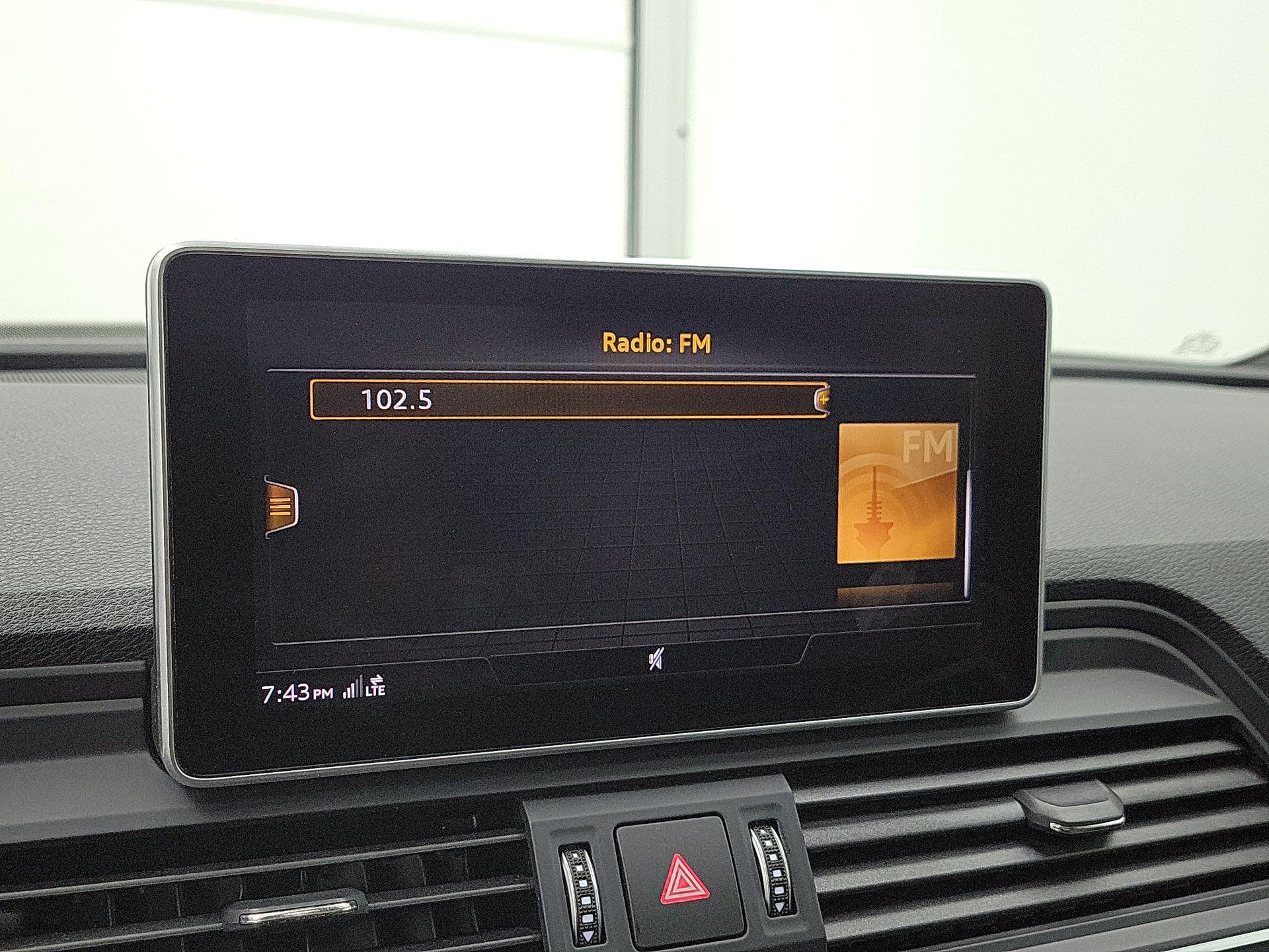 Thumbnail: 2020 Audi SQ5 - 16