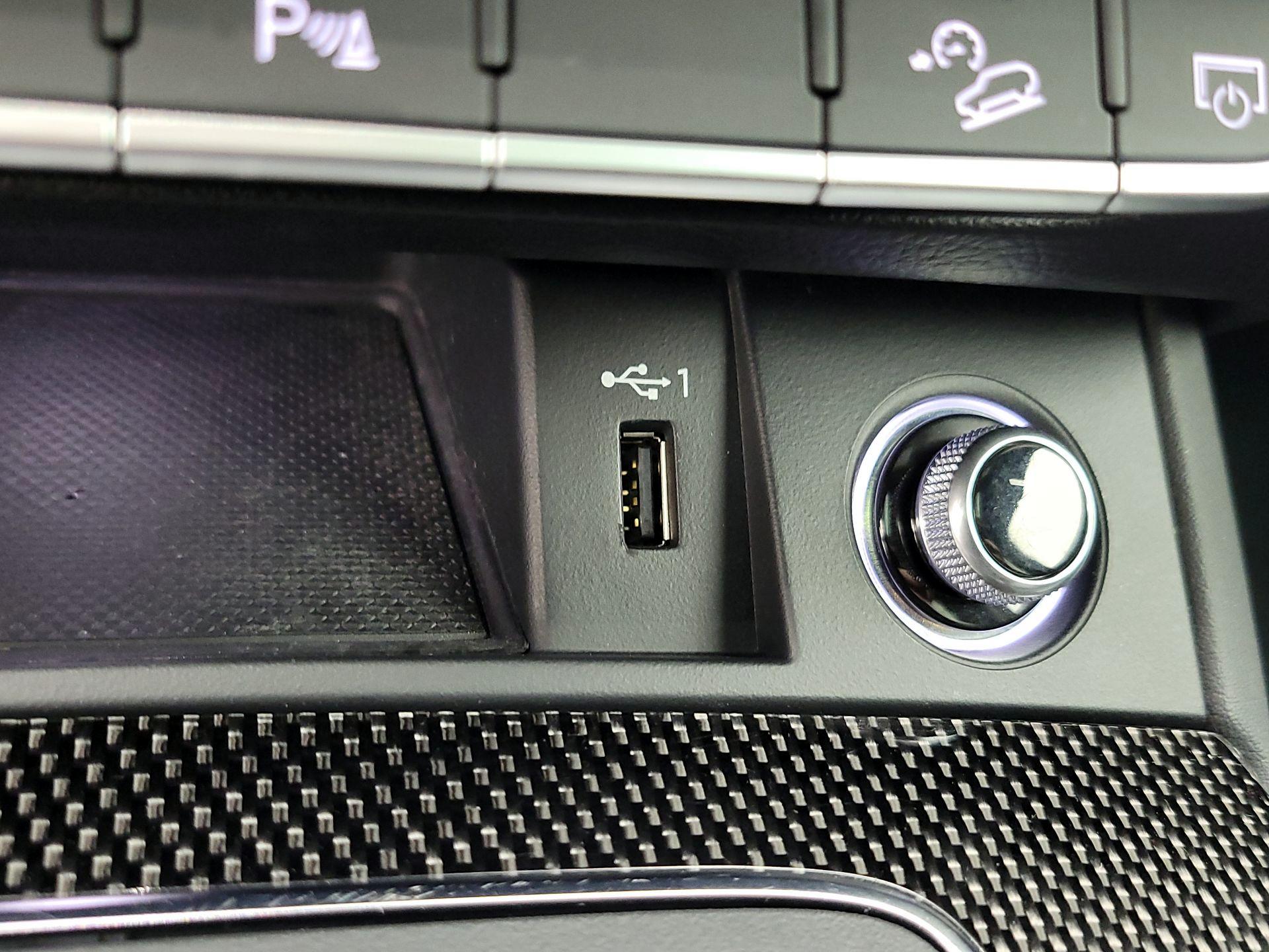 Thumbnail: 2020 Audi SQ5 - 19