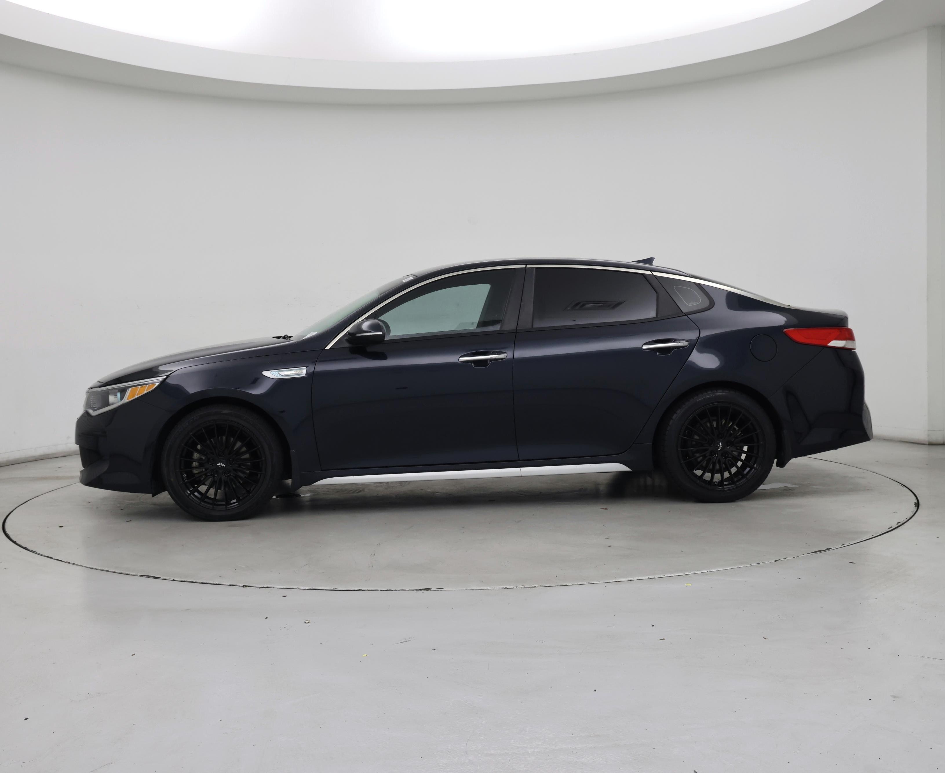 Thumbnail: 2017 Kia Optima - 3