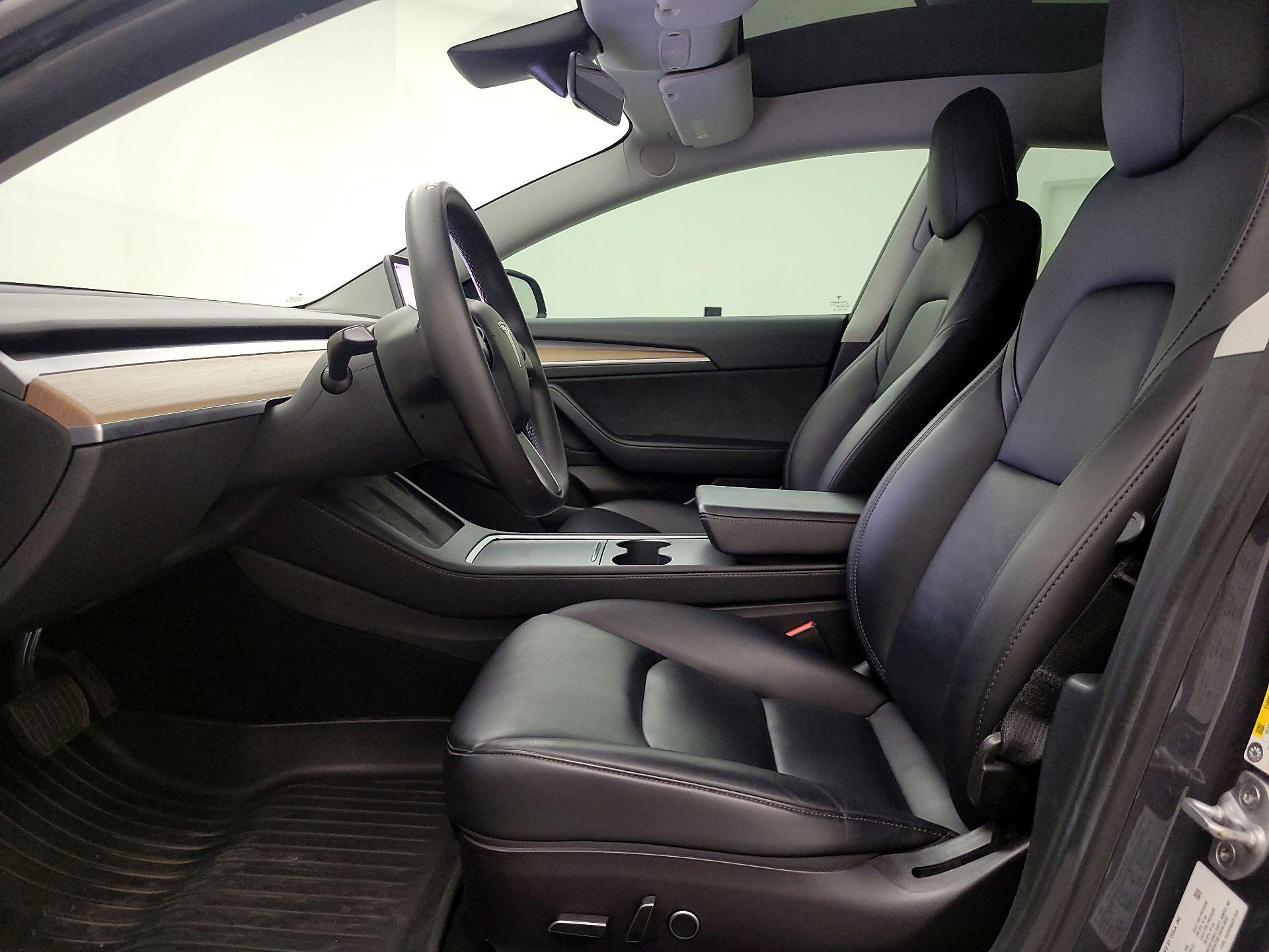 Thumbnail: 2022 Tesla Model 3 - 11