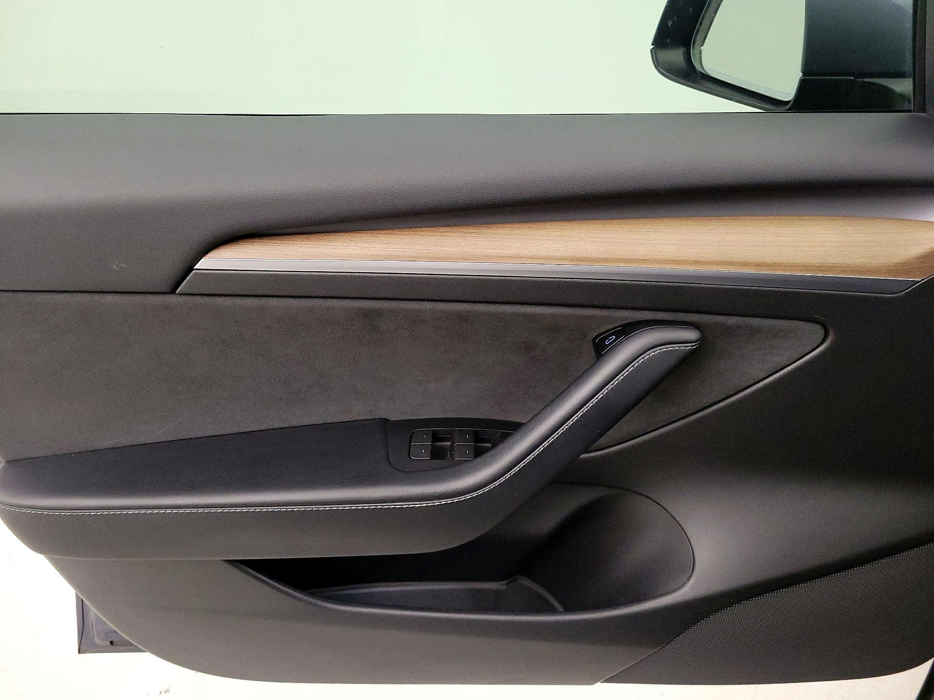 Thumbnail: 2022 Tesla Model 3 - 12