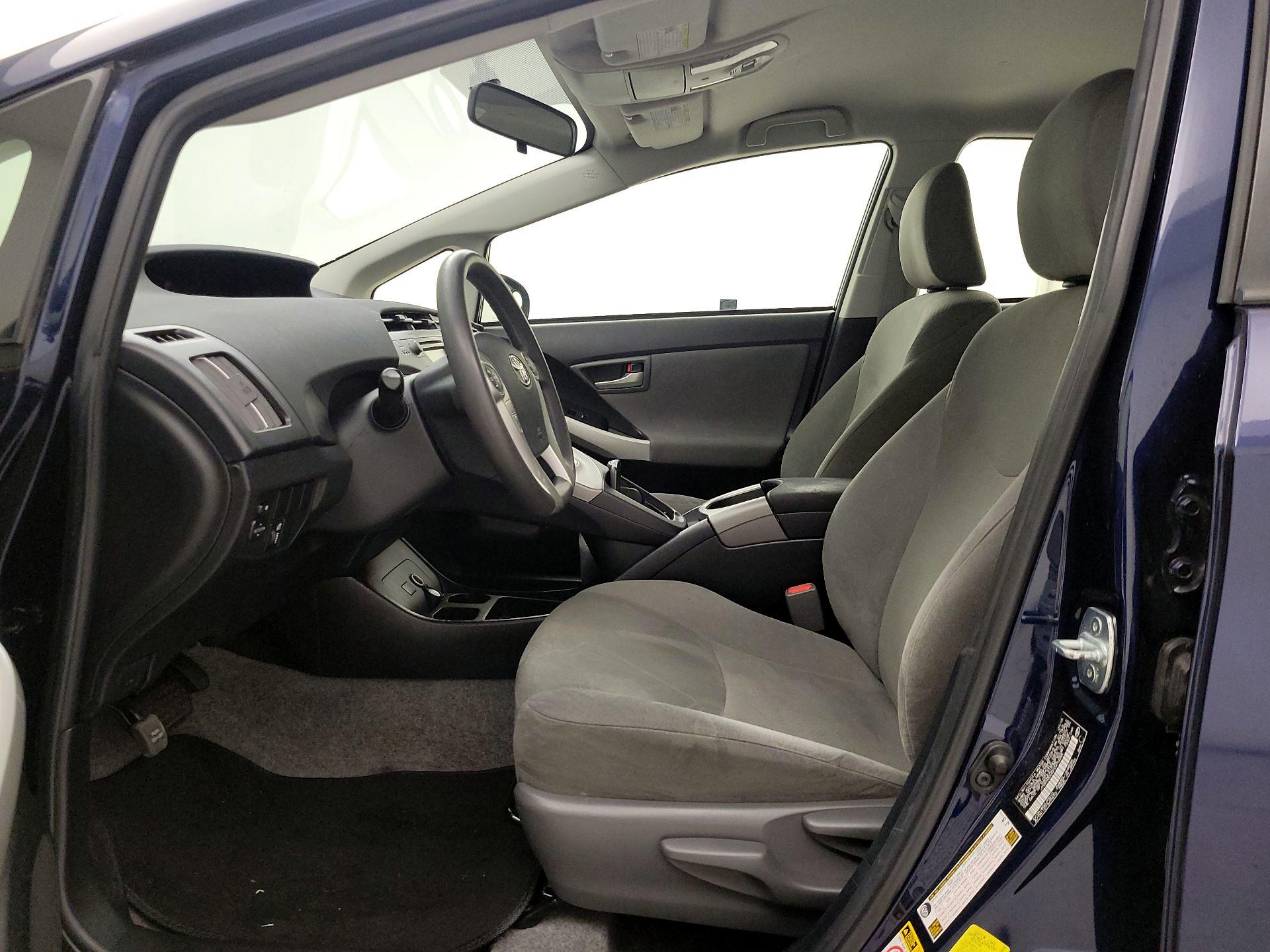 Thumbnail: 2015 Toyota Prius - 11