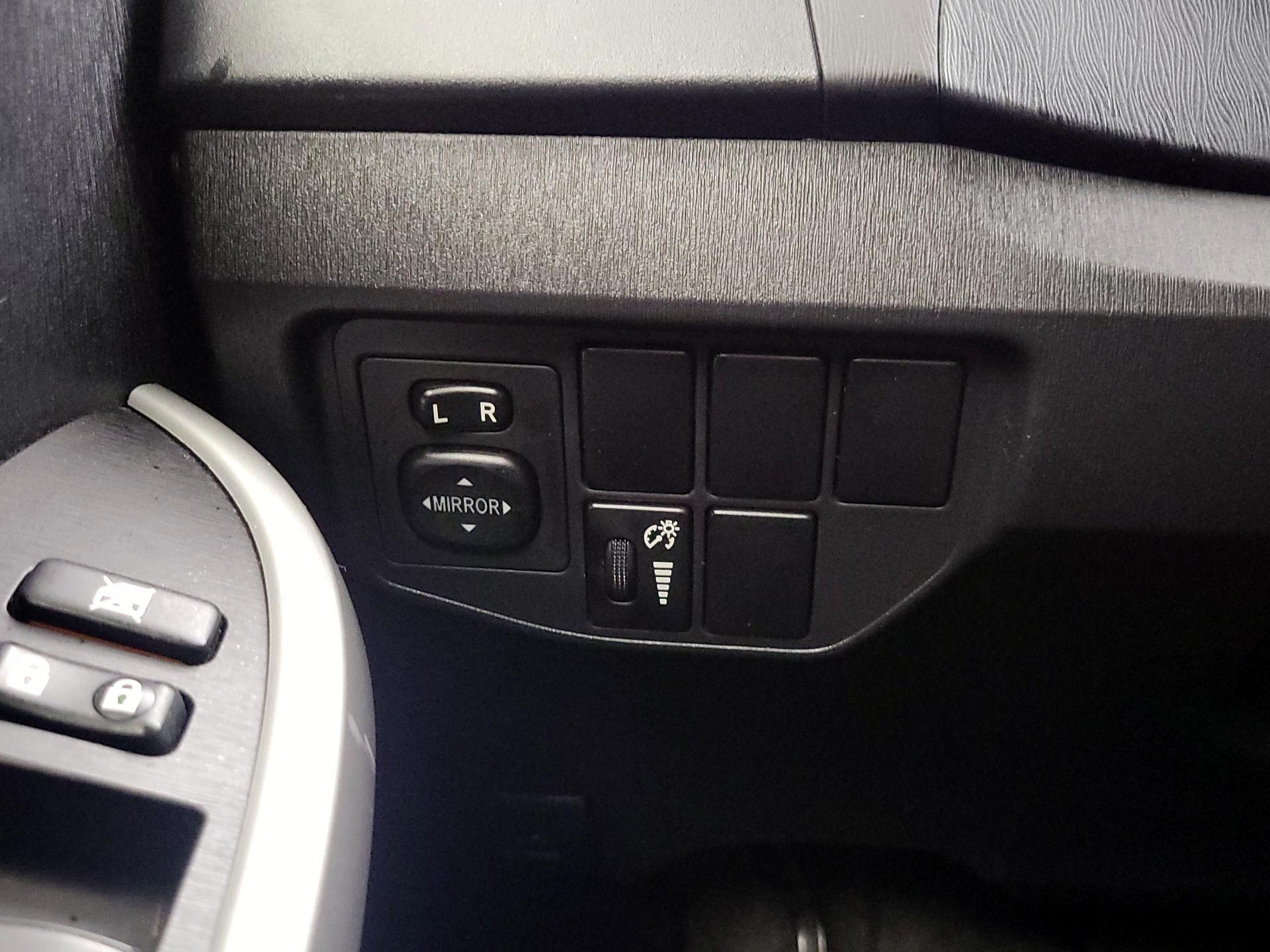 Thumbnail: 2015 Toyota Prius - 13