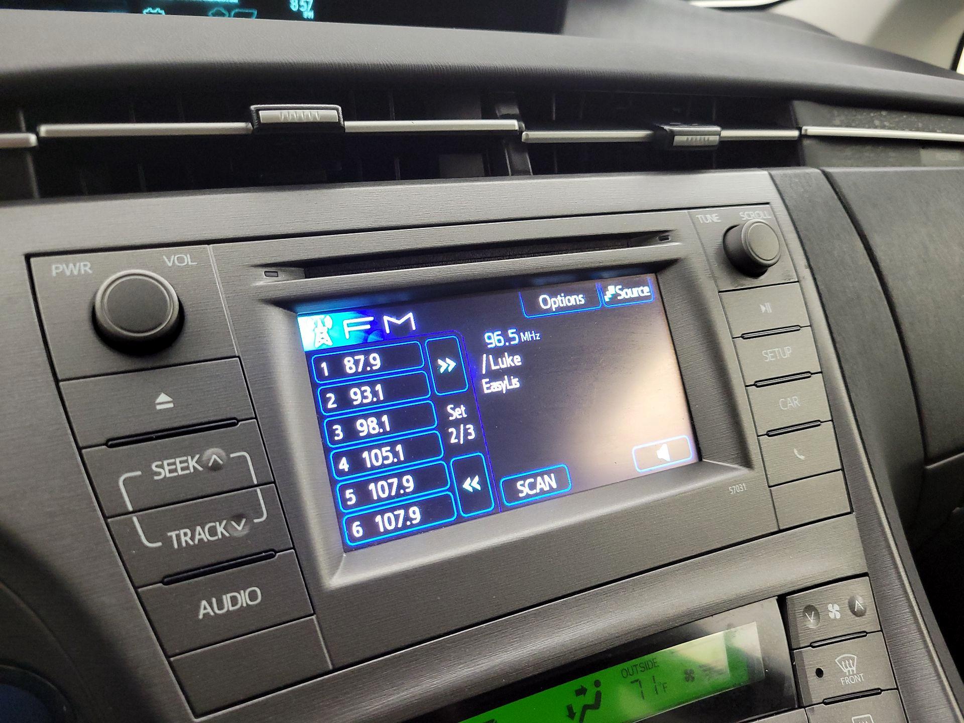 Thumbnail: 2015 Toyota Prius - 15