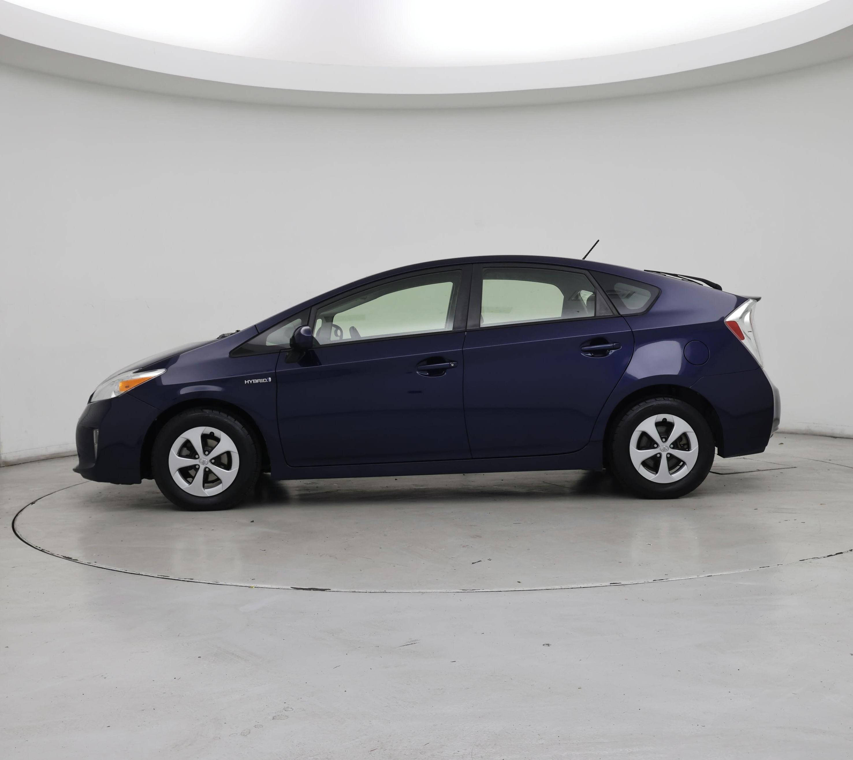 Thumbnail: 2015 Toyota Prius - 3