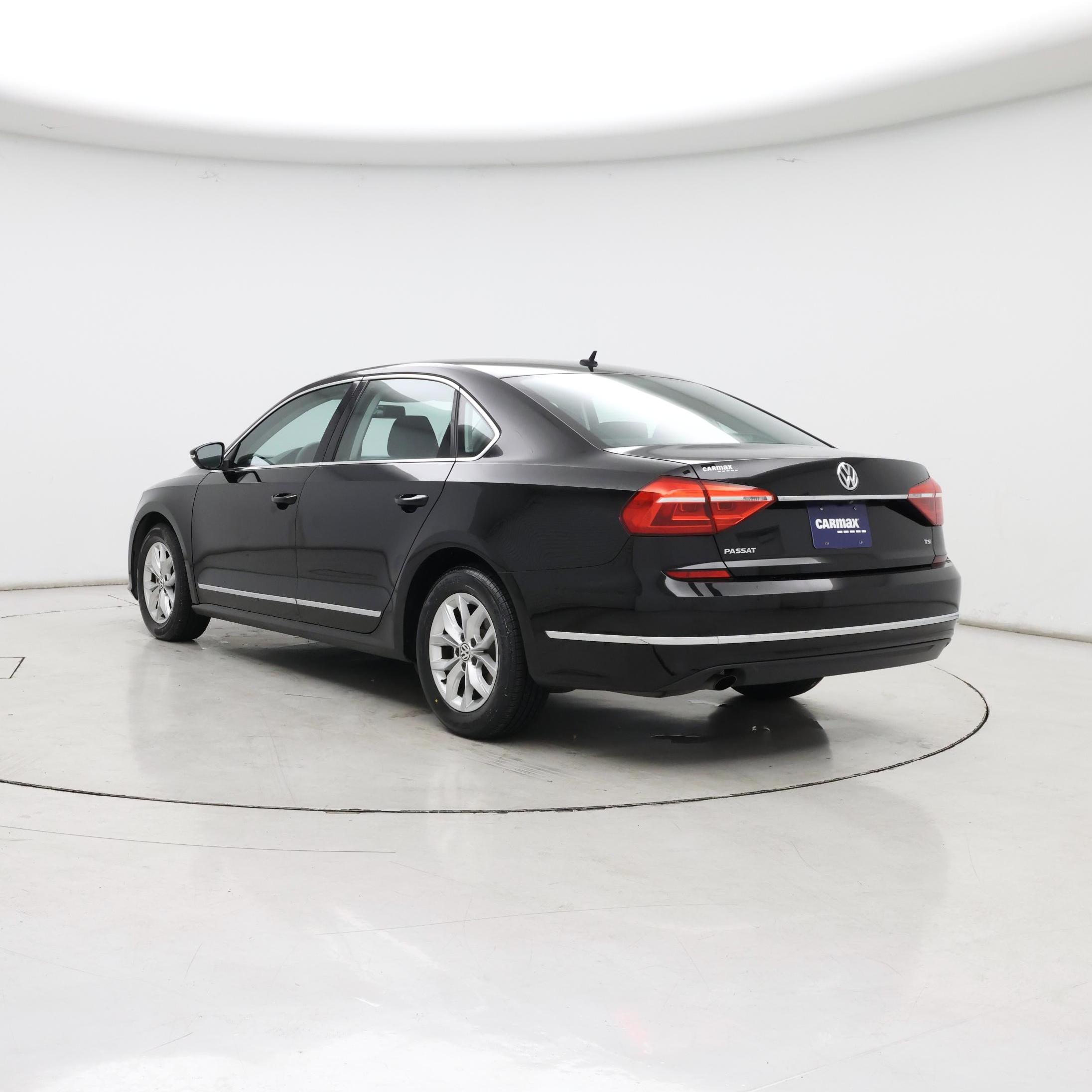 Thumbnail: 2016 Volkswagen Passat - 2