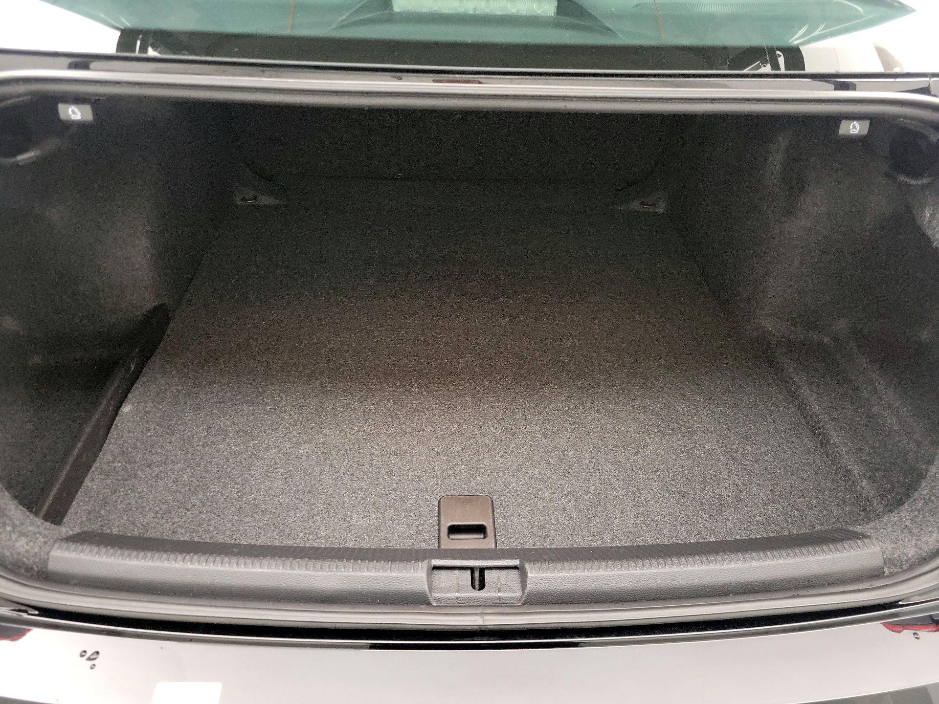 Thumbnail: 2016 Volkswagen Passat - 20