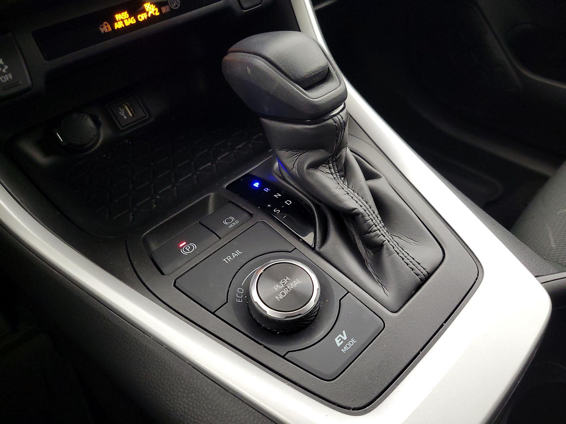 Thumbnail: 2023 Toyota RAV4 - 17