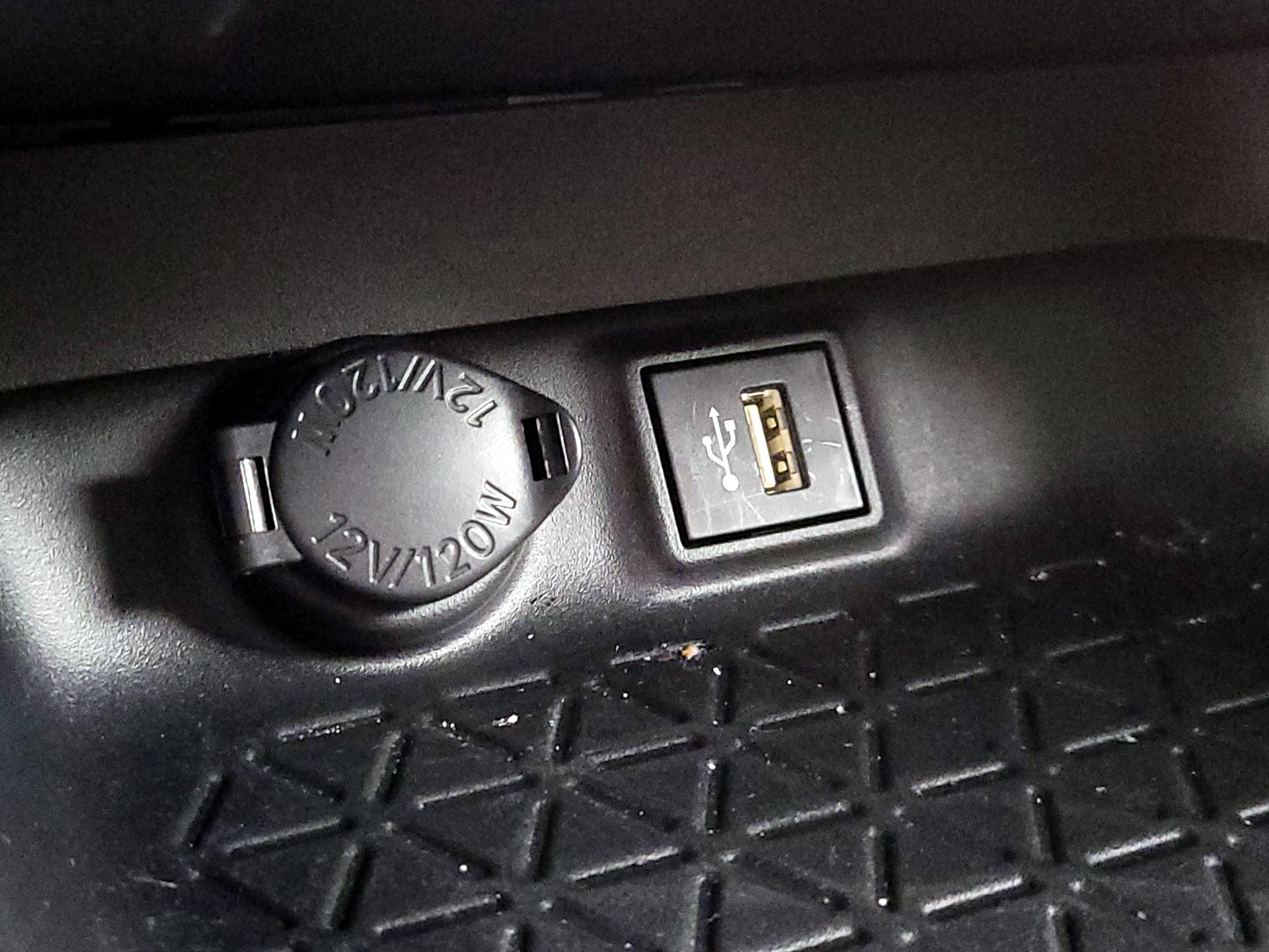 Thumbnail: 2023 Toyota RAV4 - 18