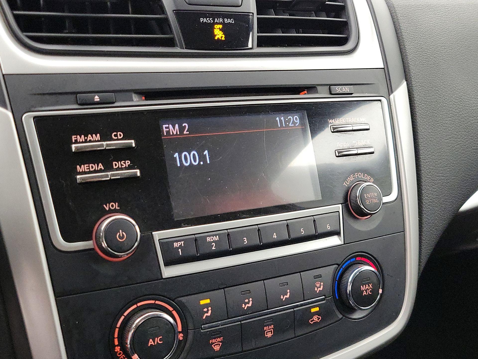 Thumbnail: 2016 Nissan Altima - 15