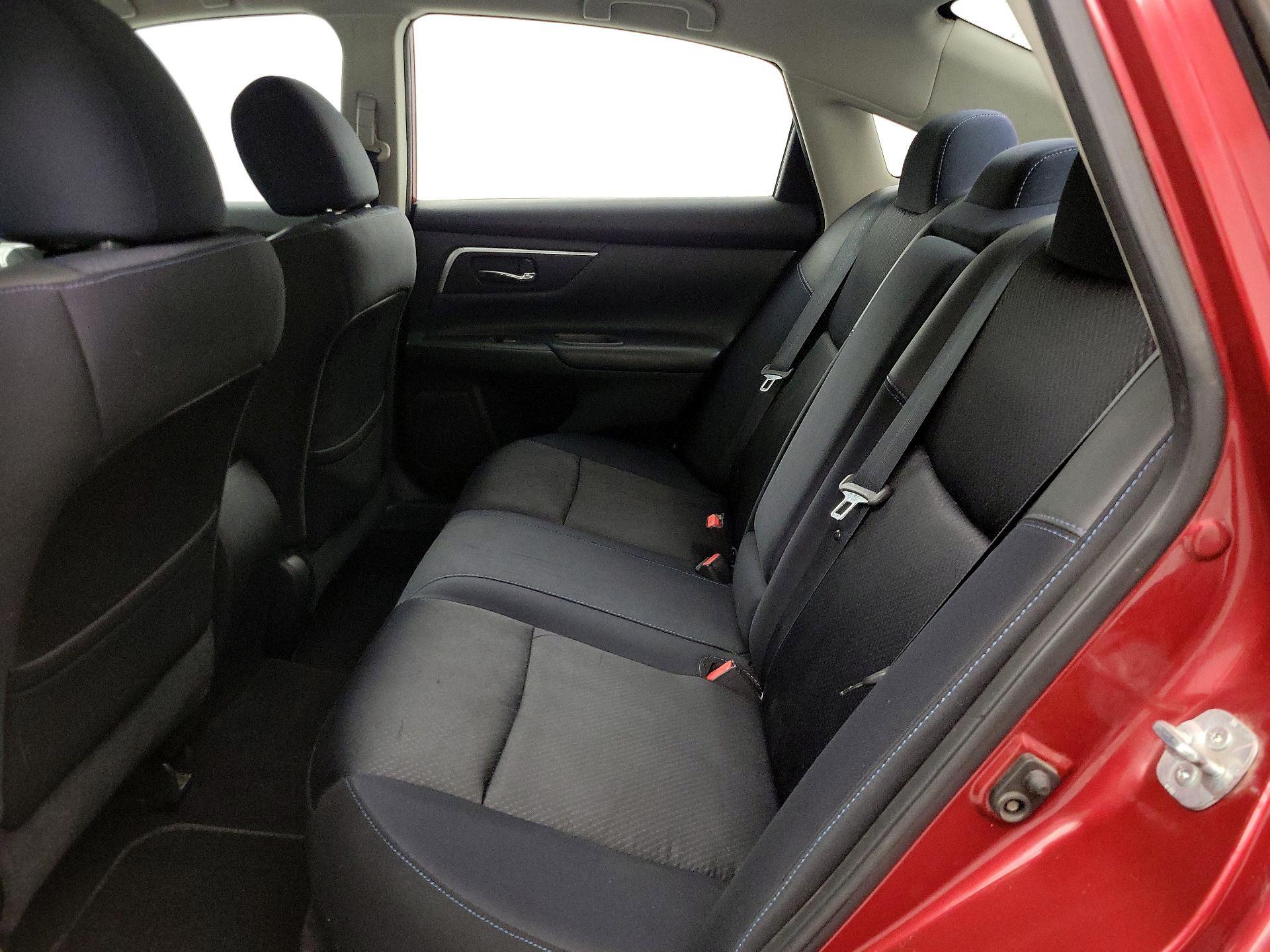 Thumbnail: 2016 Nissan Altima - 19