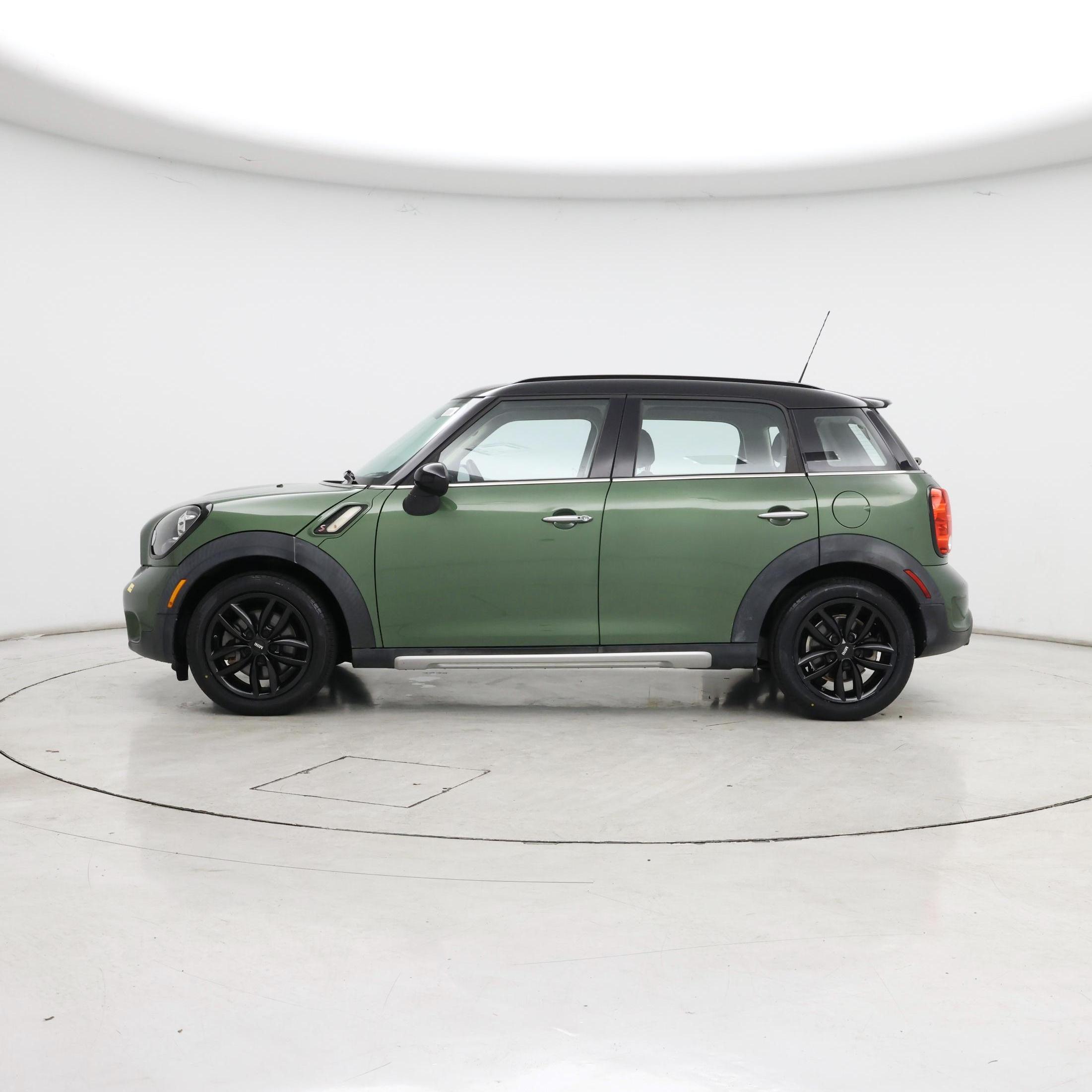 Thumbnail: 2016 MINI Cooper Countryman - 3